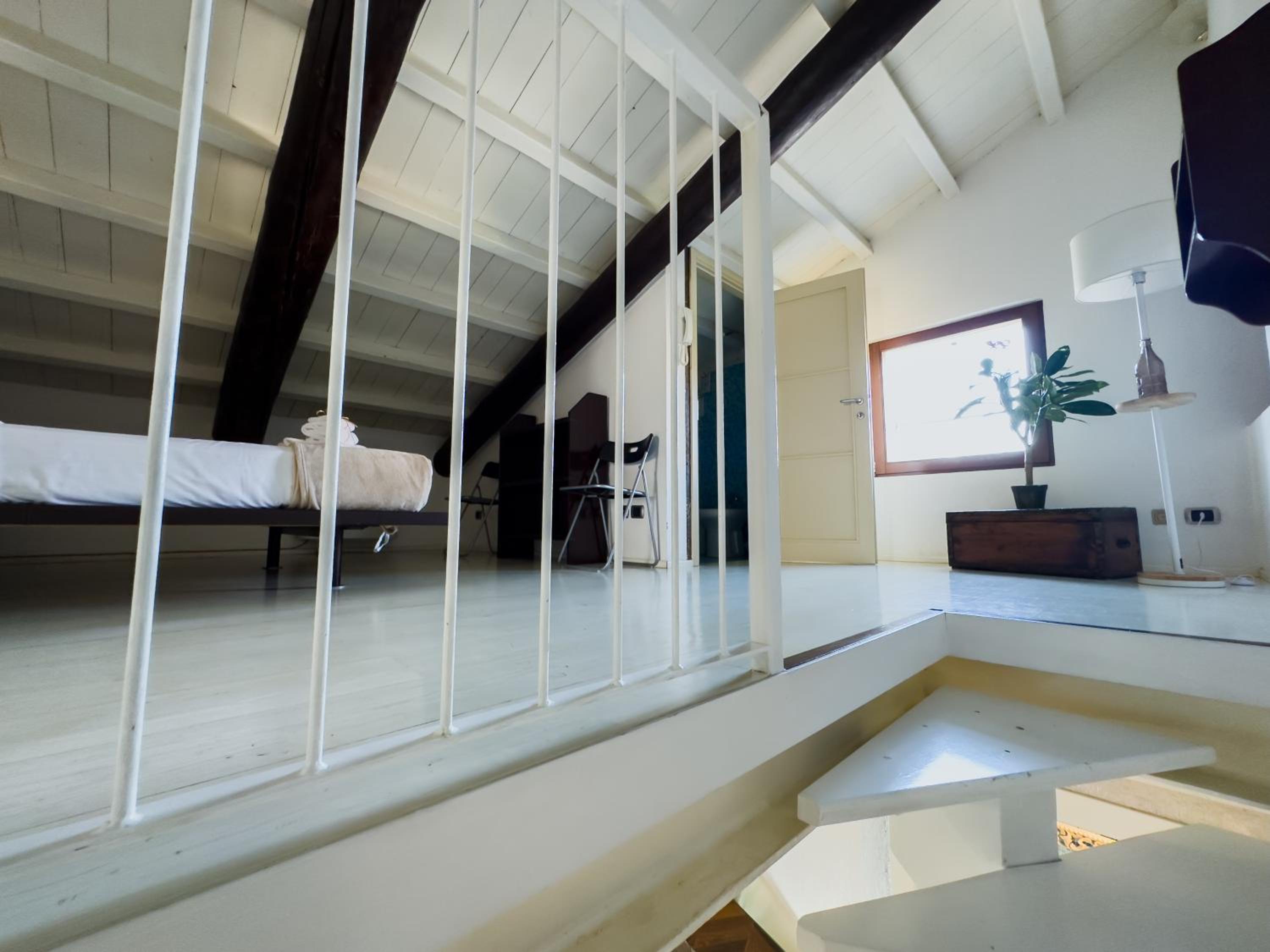 One-Bedroom Apartment - Split Level - Arena Deluxe - Piazetta Mura Gallieno 46 - Photo 7