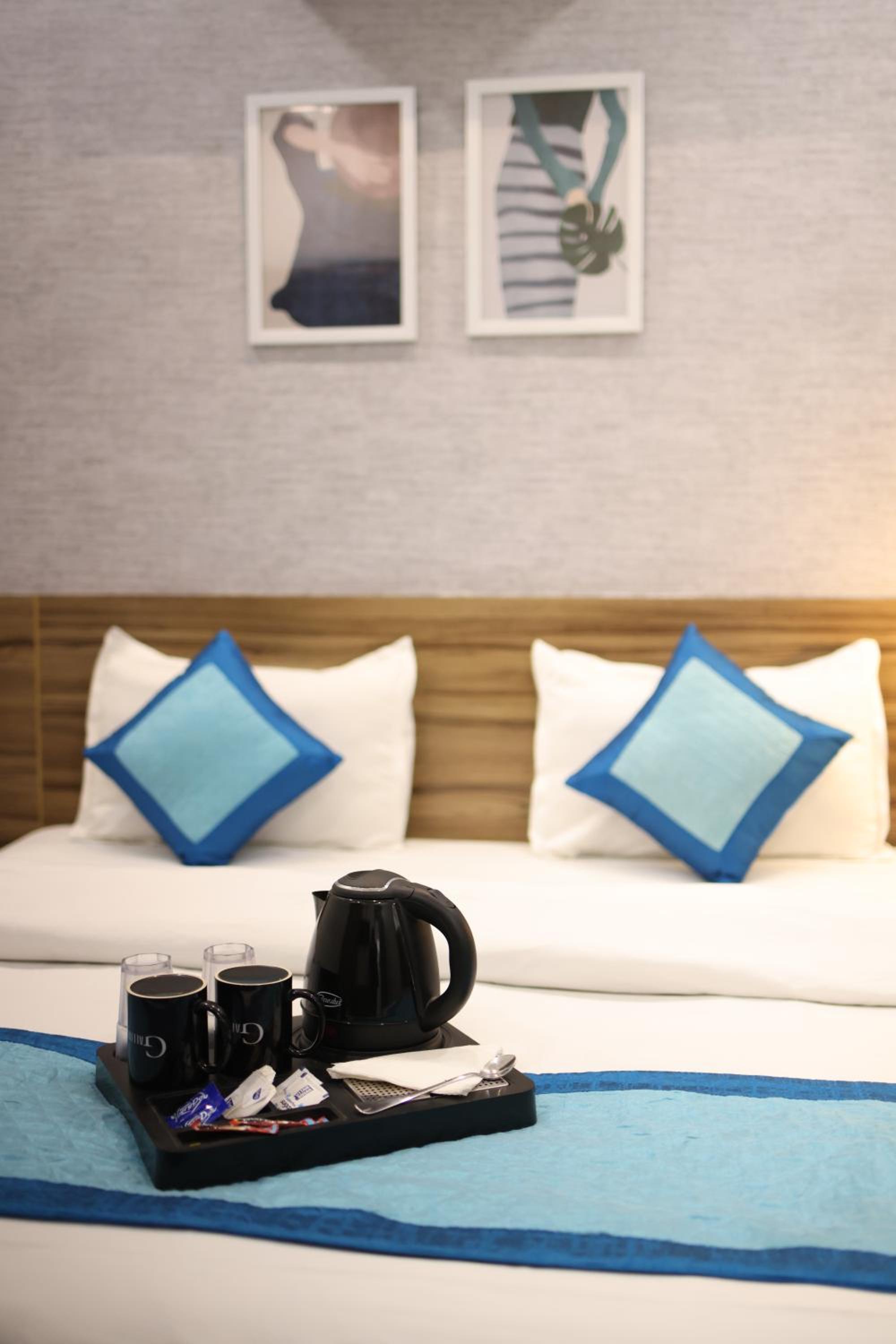 Deluxe Double Room with Bath - Photo 3