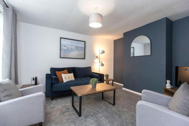 Three-Bedroom Apartment photo 1