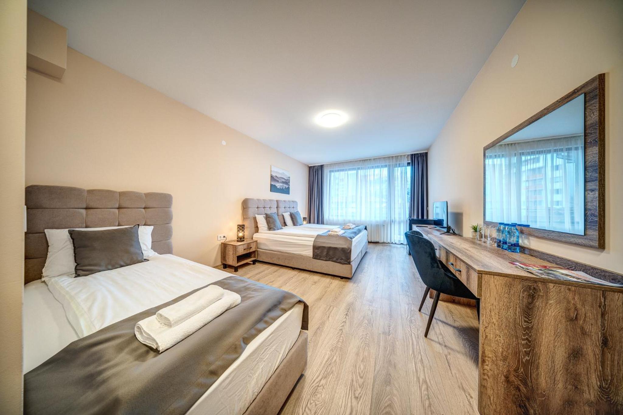 Double Room with Balcony (2 Adults + 1 Child) photo 2