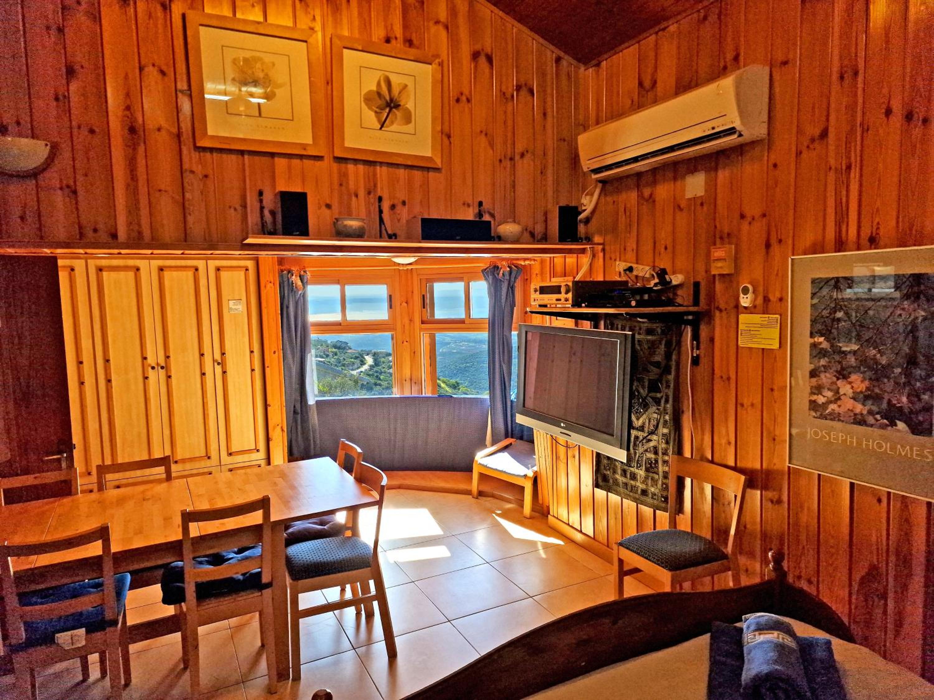 Deluxe Suite with Spa Bath (Kineret) - Photo 12