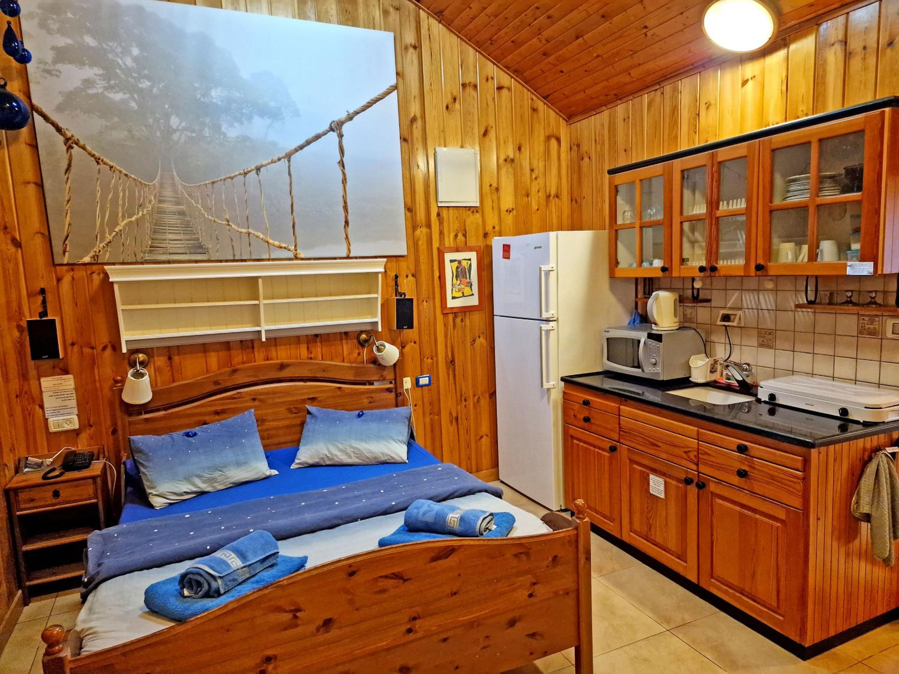 Deluxe Suite with Spa Bath (Kineret) - Photo 13