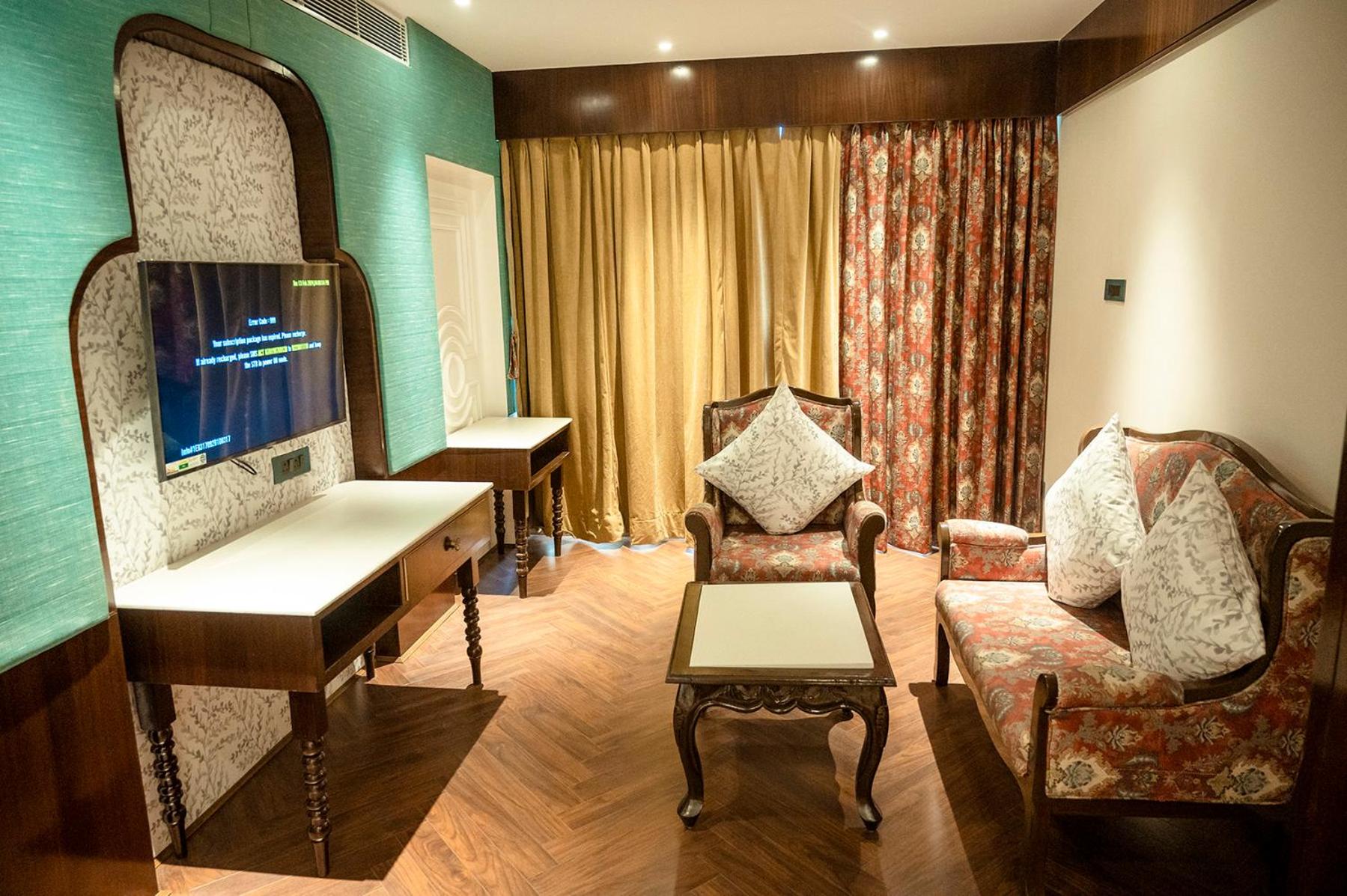 Suite - Photo 3