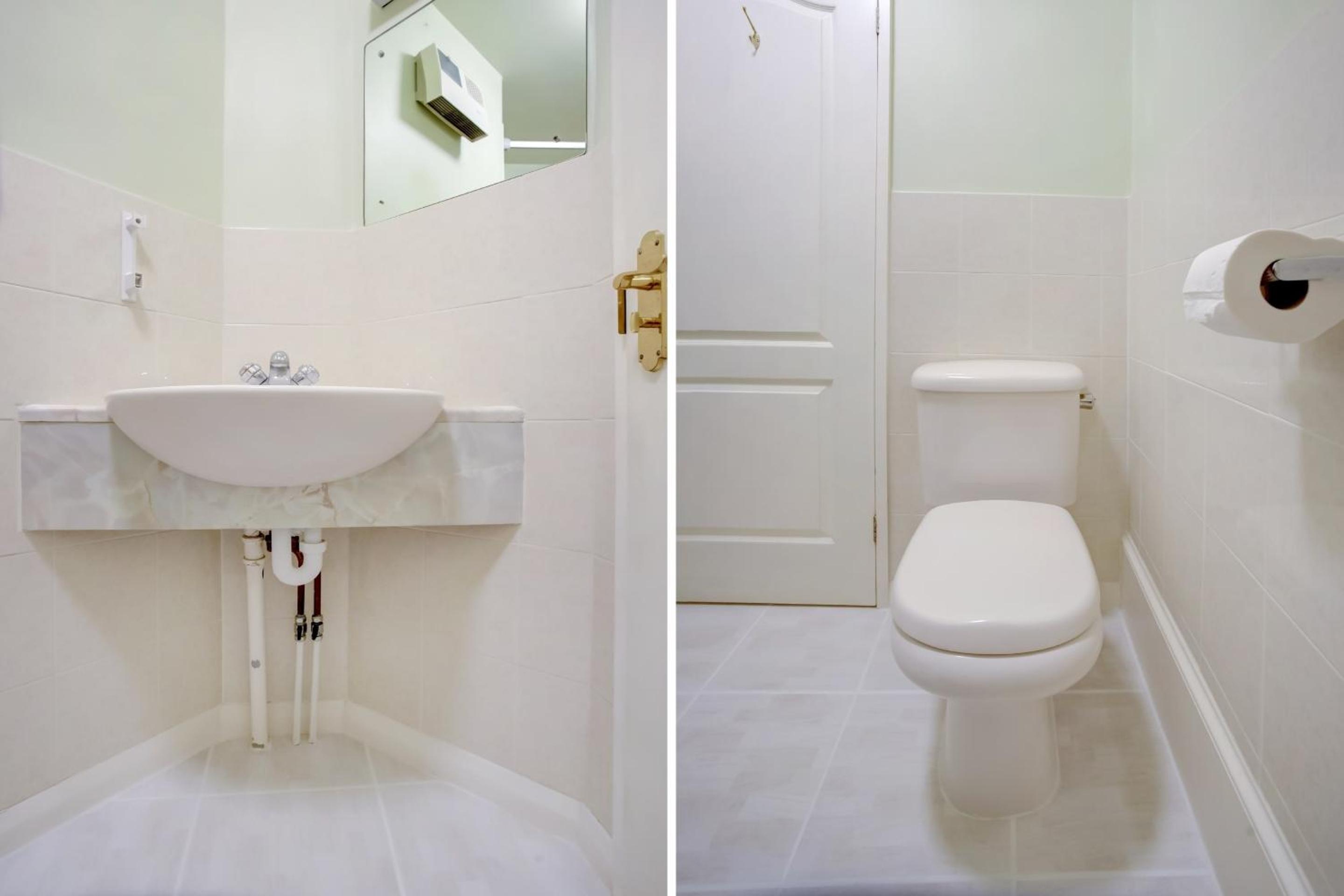 Twin Room with Private Bathroom - Photo 2