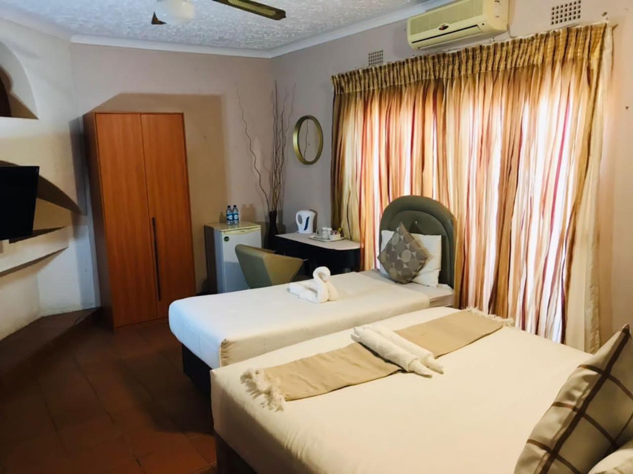 Deluxe Double Room photo 3