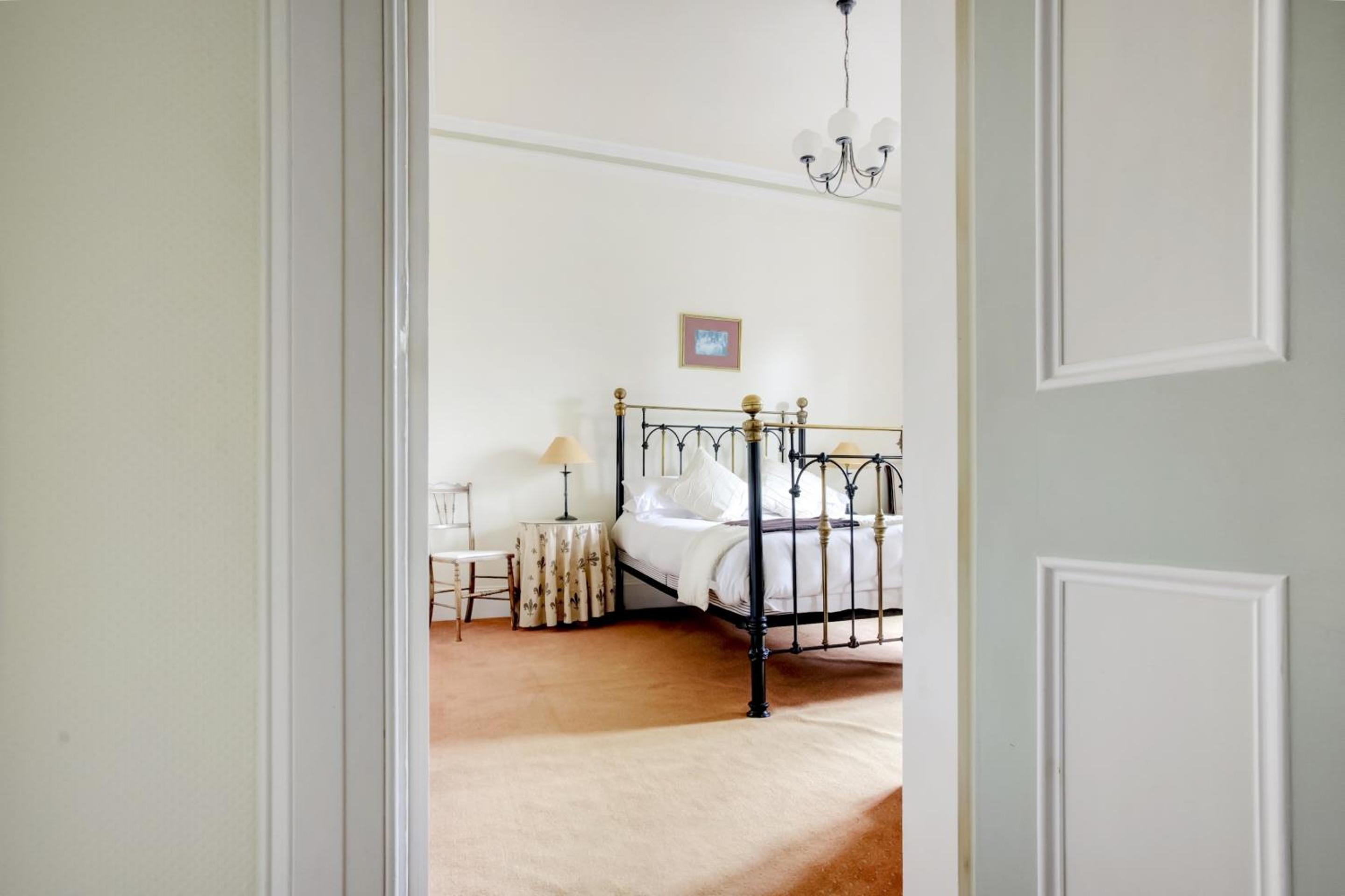 One-Bedroom Suite - Photo 3