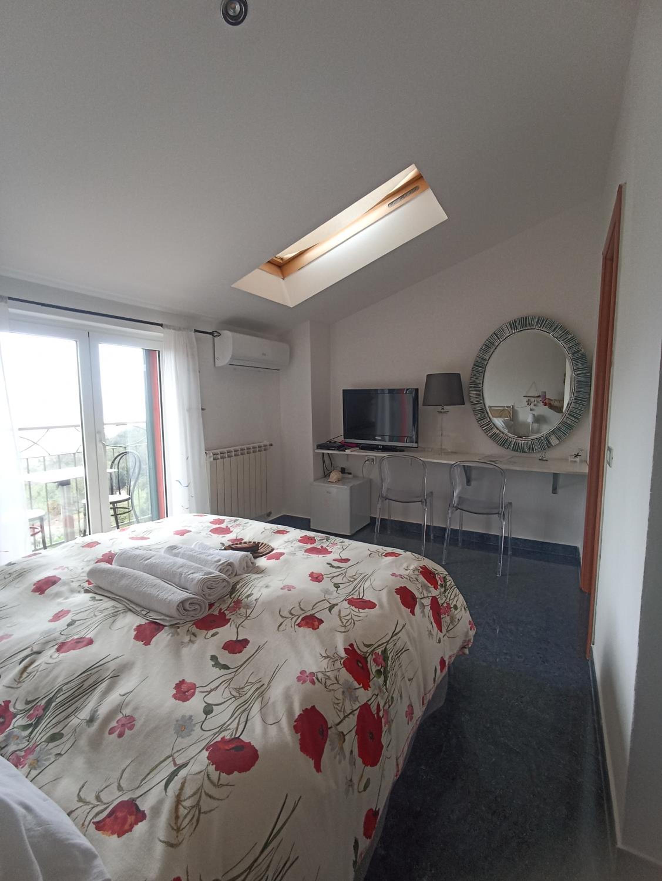 Double Room with Private Bathroom photo 1