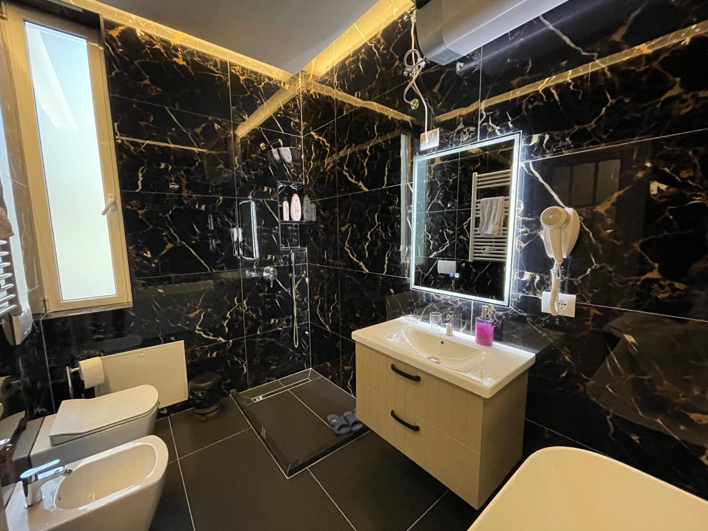 Suite with Hot Tub