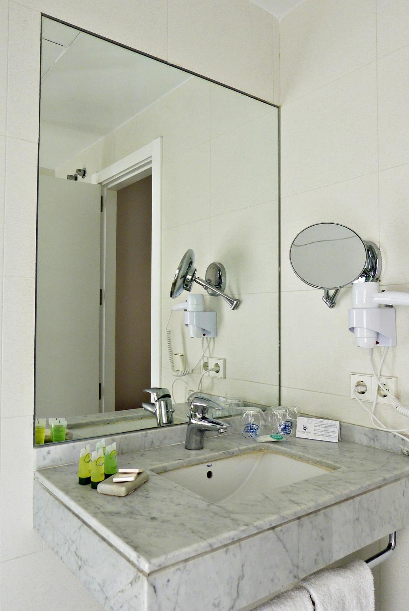 Economy Double or Twin Room - Photo 2