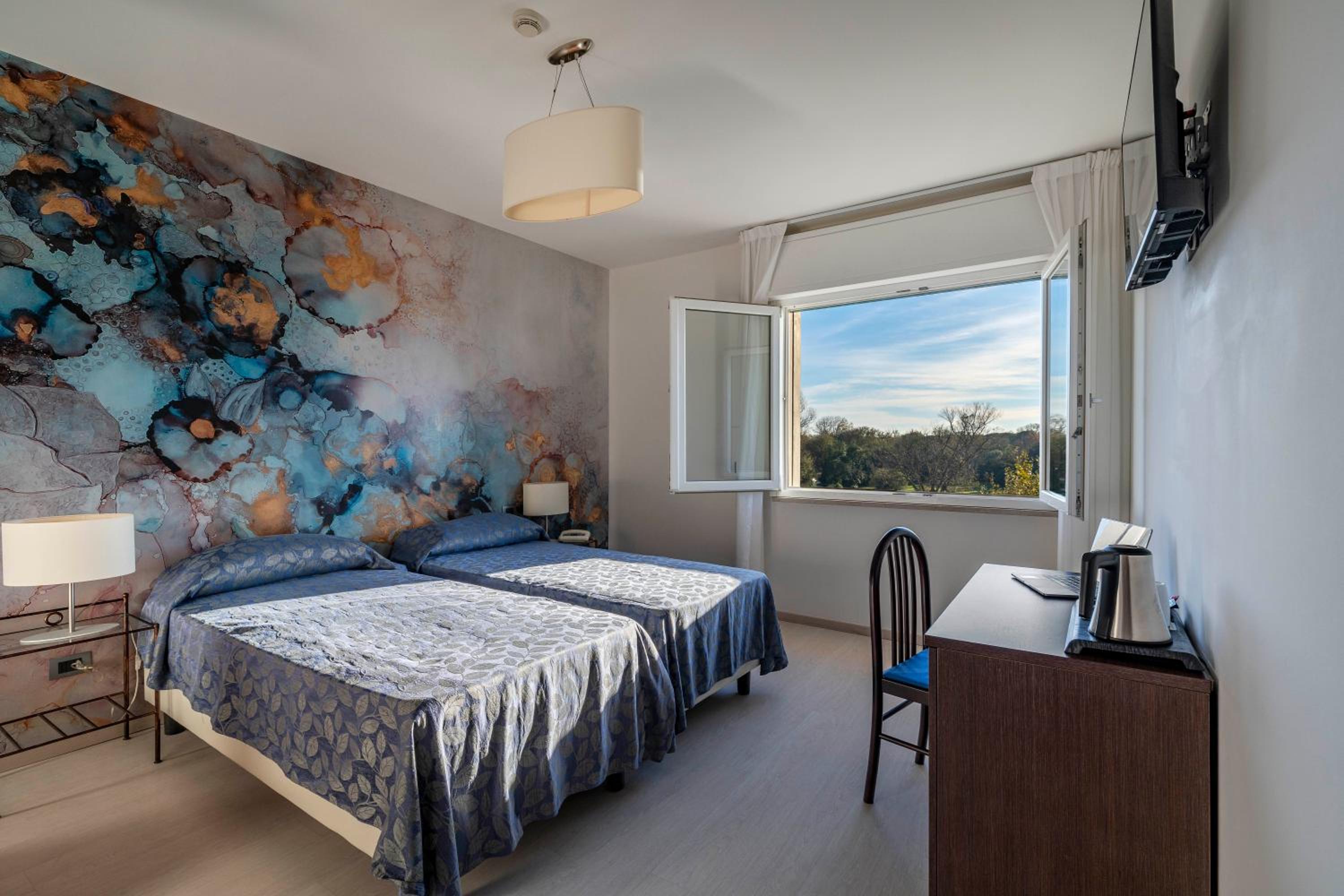 Superior Double or Twin Room - Photo 9