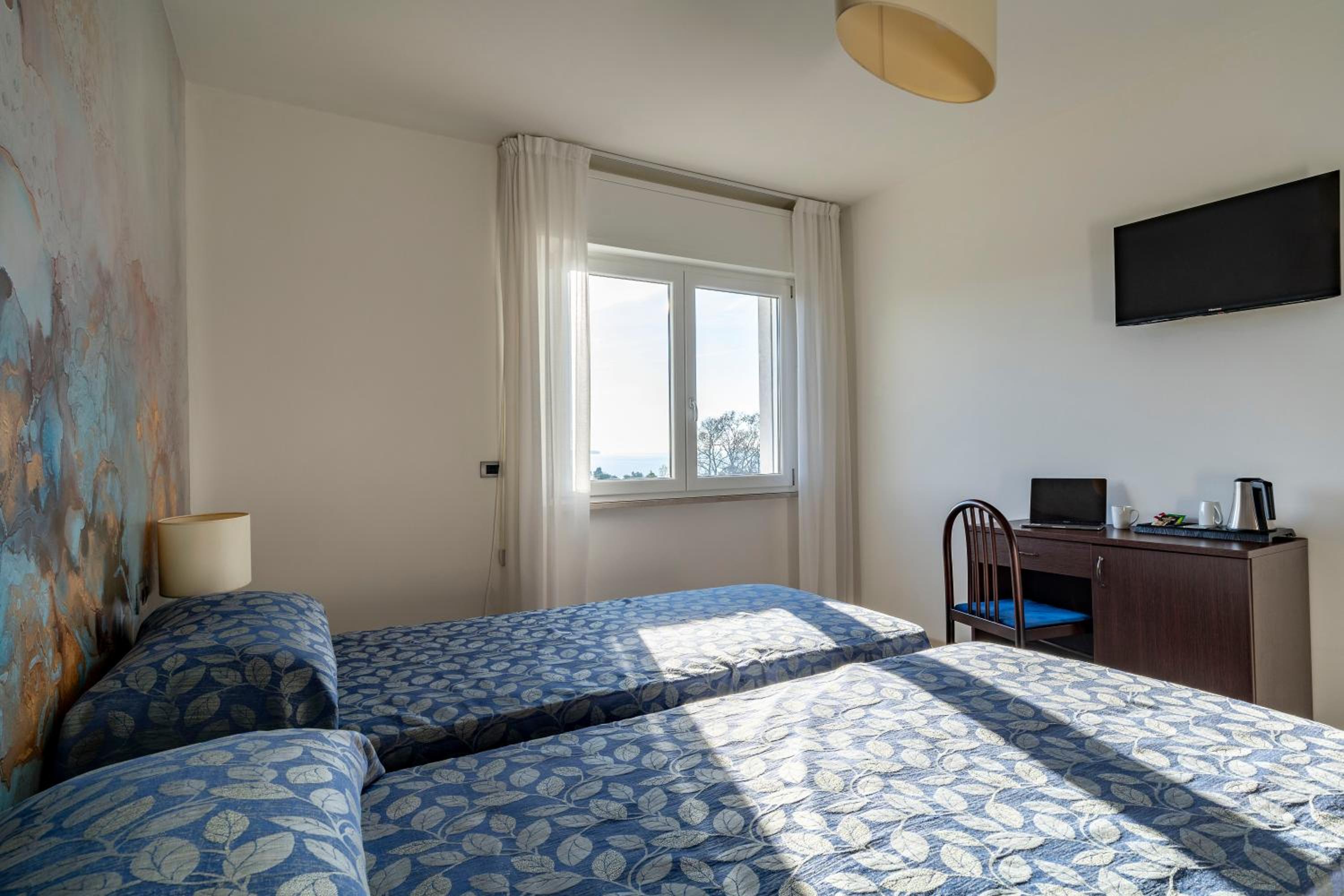 Superior Double or Twin Room - Photo 7