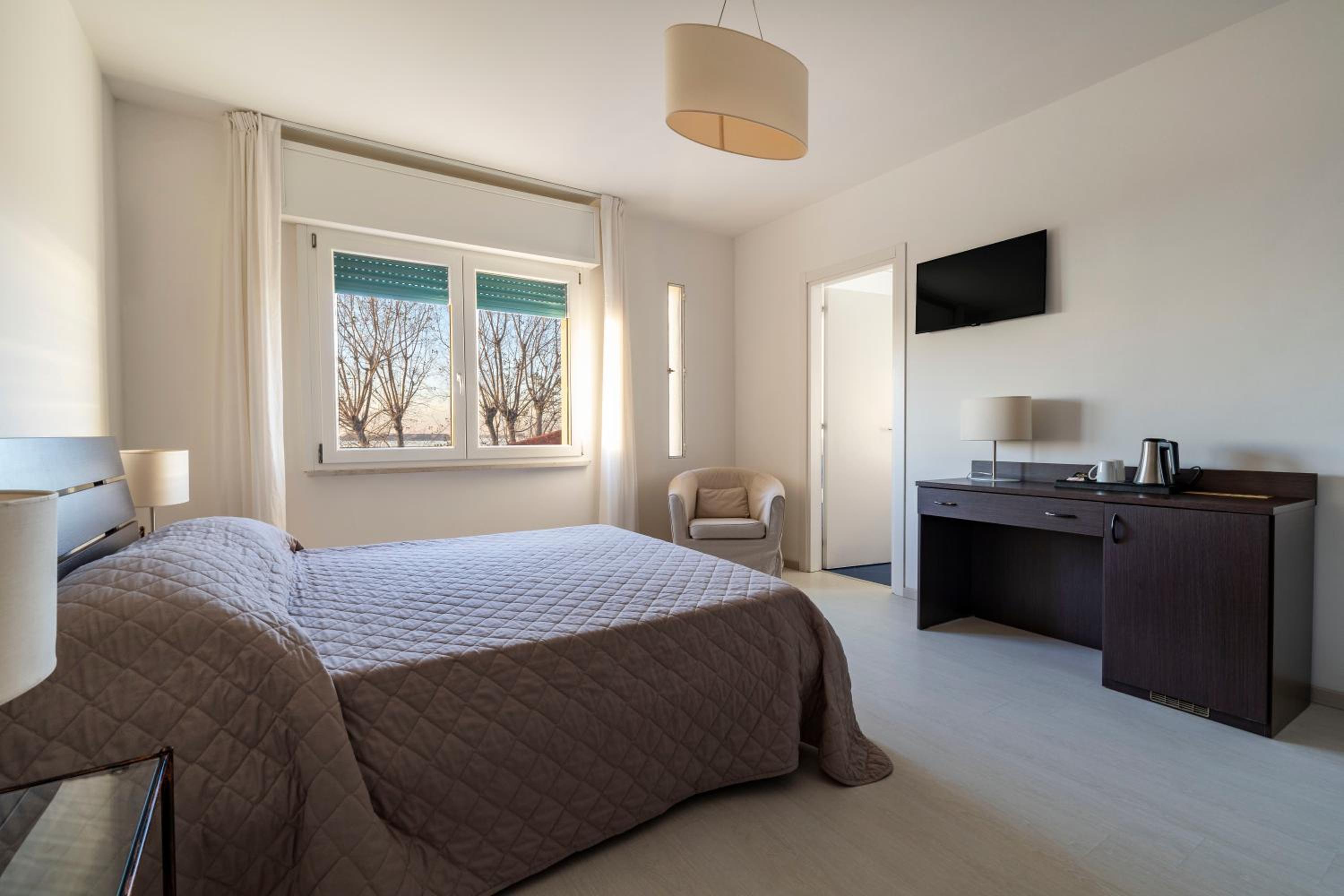 Superior Double or Twin Room - Photo 19