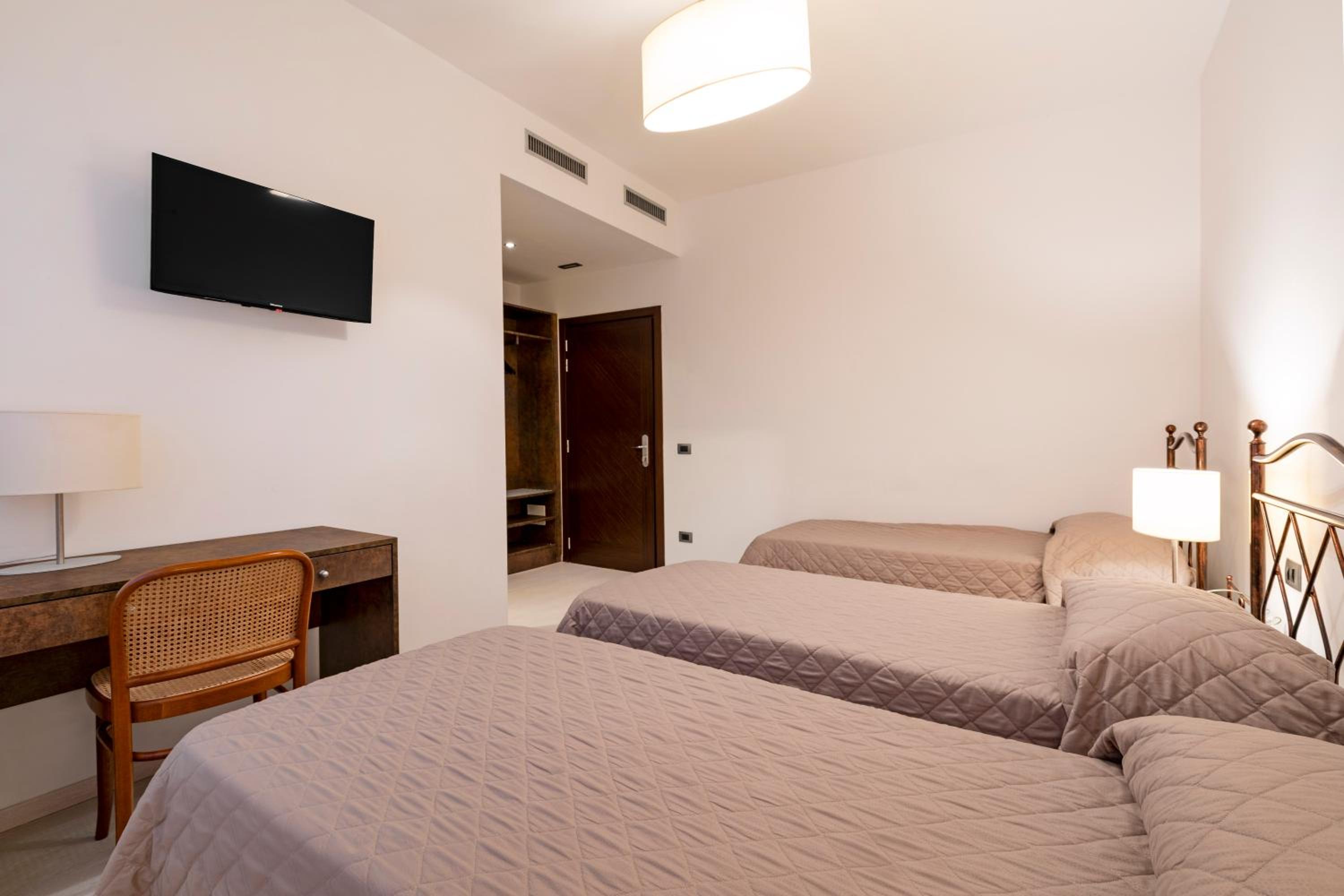Triple Room - Photo 4