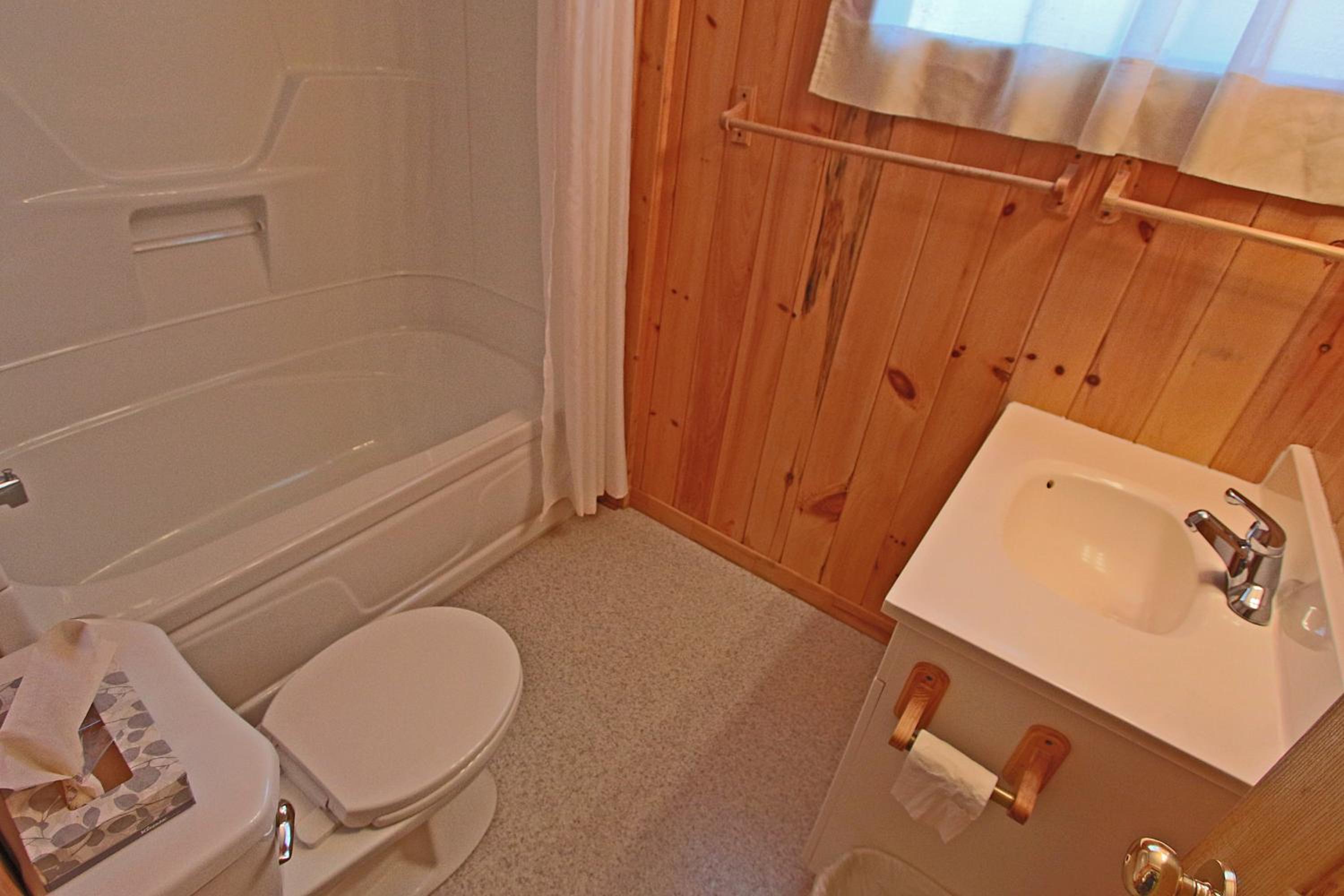 Two-Bedroom Cottage photo 2