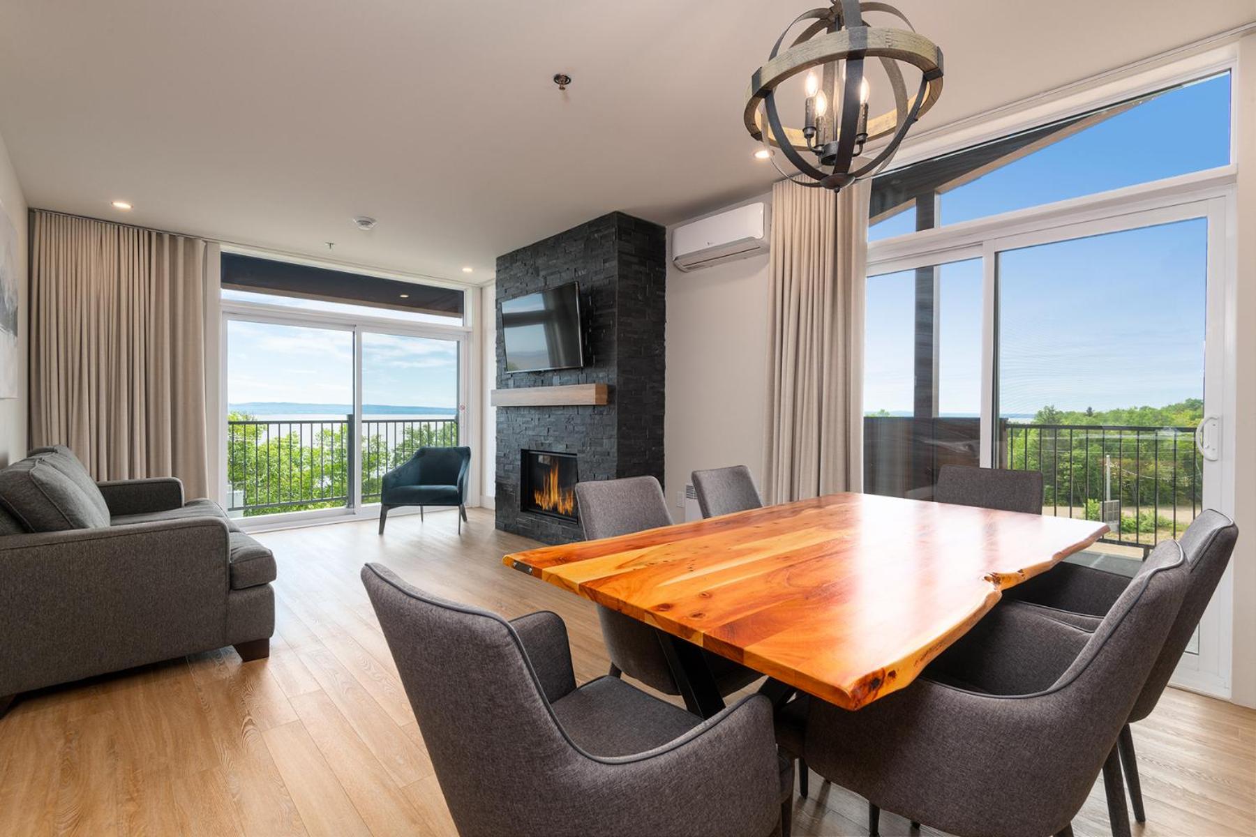 Two-Bedroom Apartment, Last Floor, River View