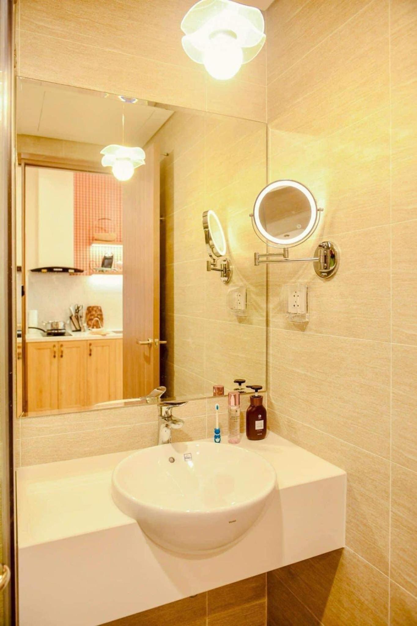 One-Bedroom Apartment photo 2