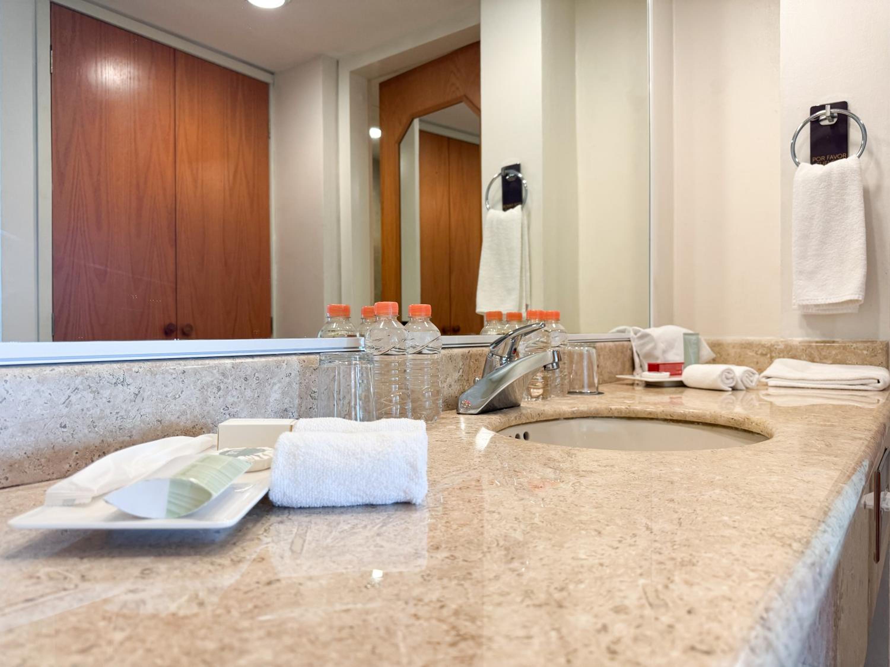 Junior King Suite - Photo 2