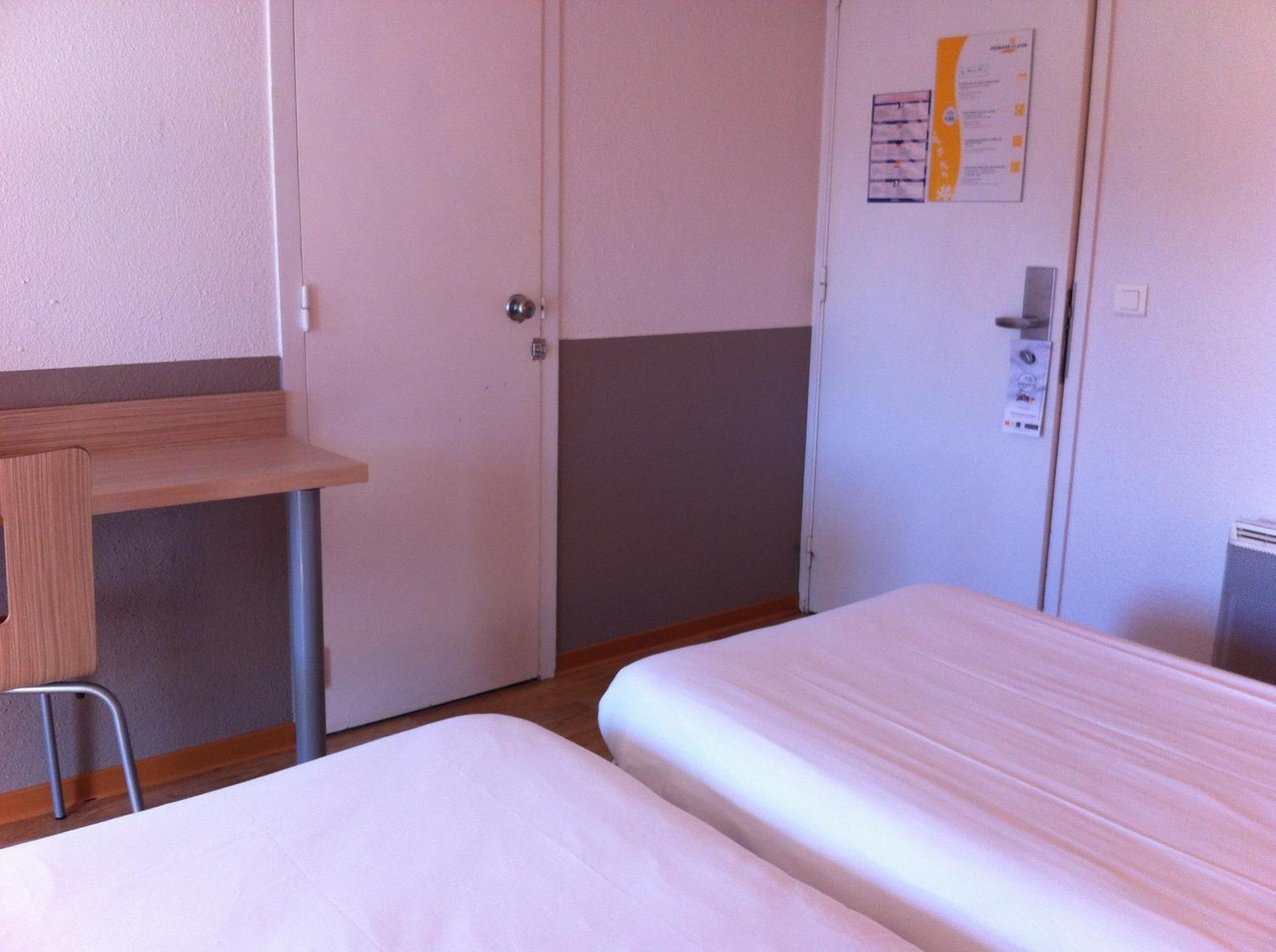 Classic Twin Room photo 2
