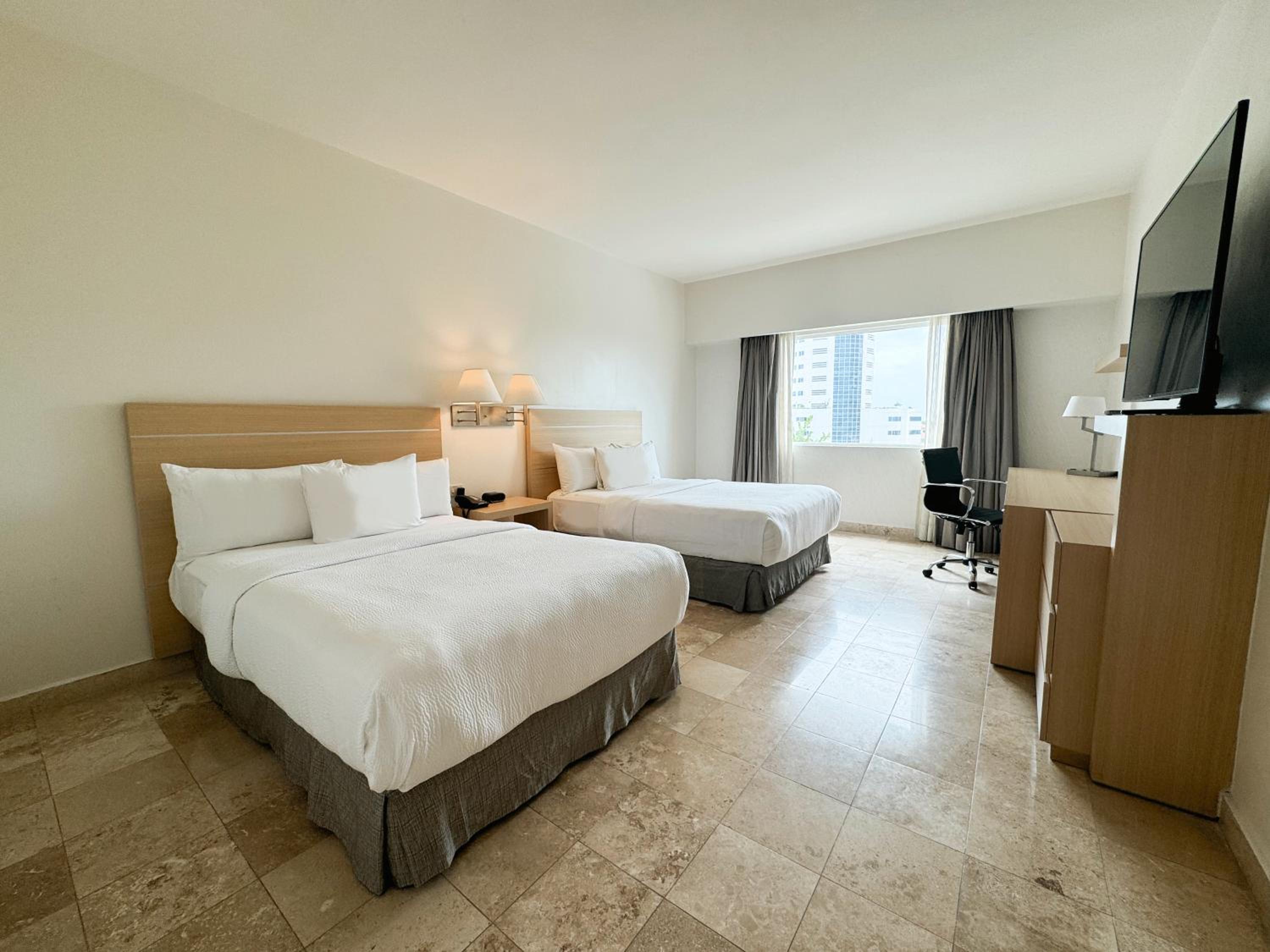 Double Room with Two Double Beds - Photo 1