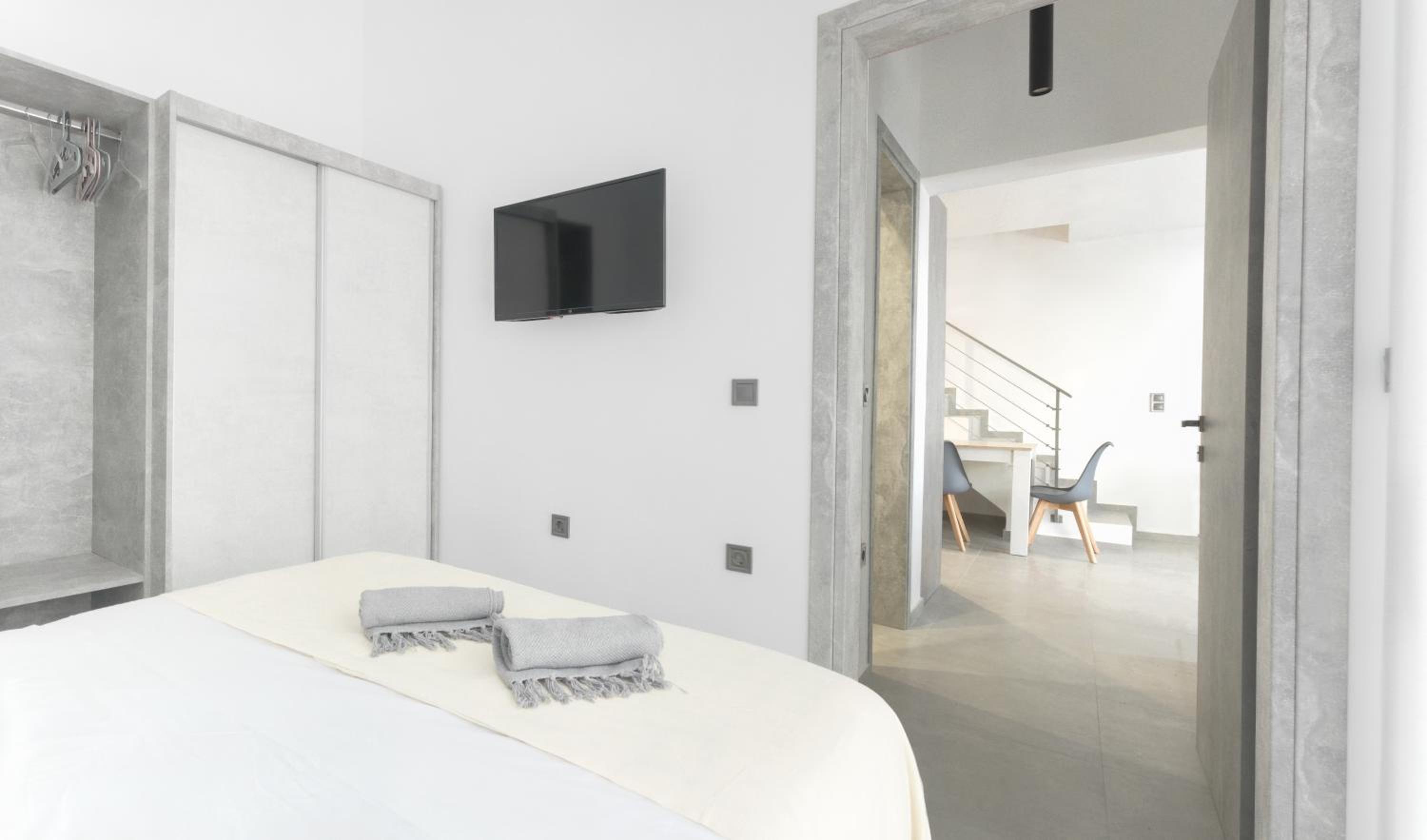 Deluxe Suite with Sea View photo 3