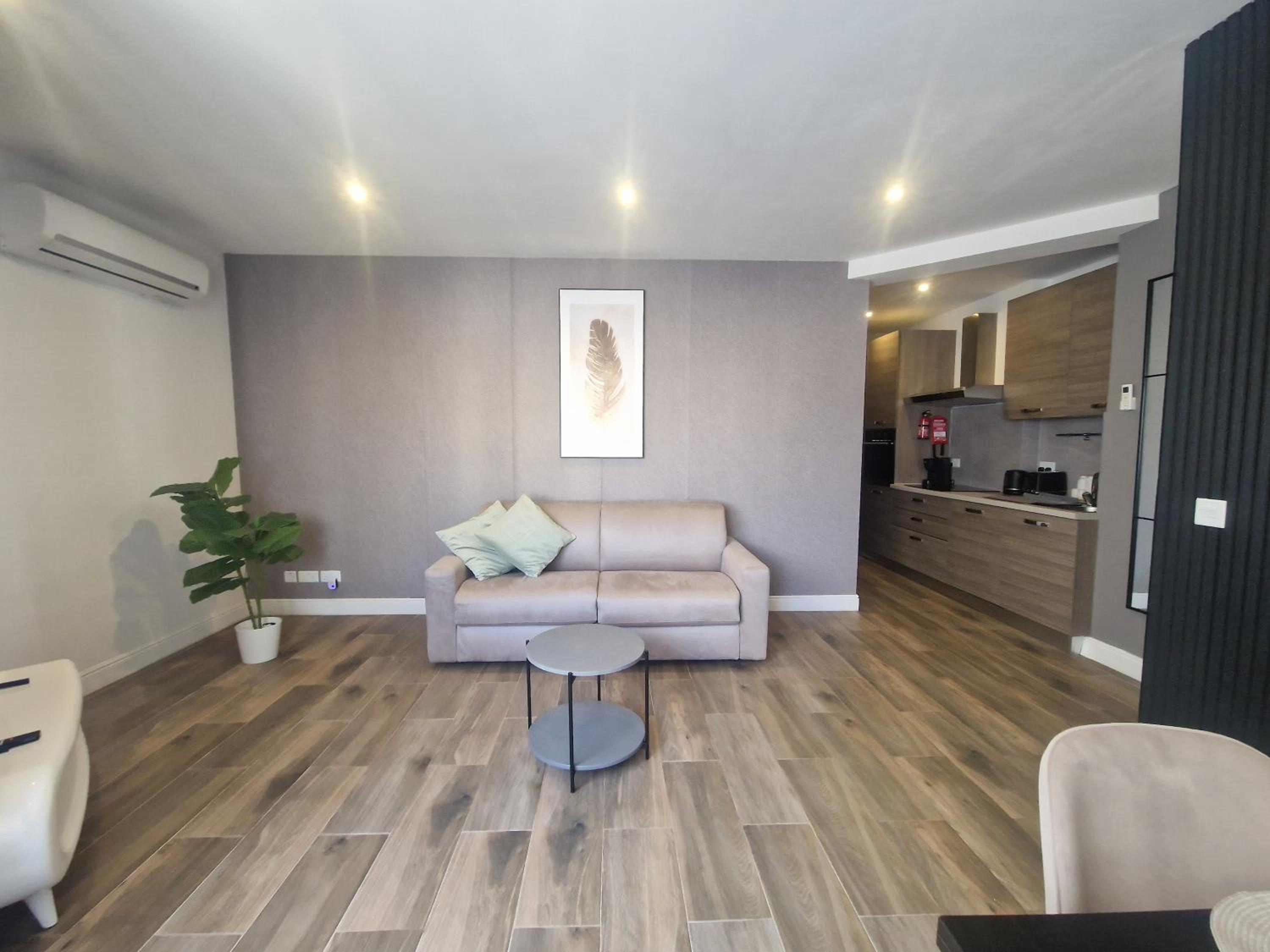 One-Bedroom Apartment