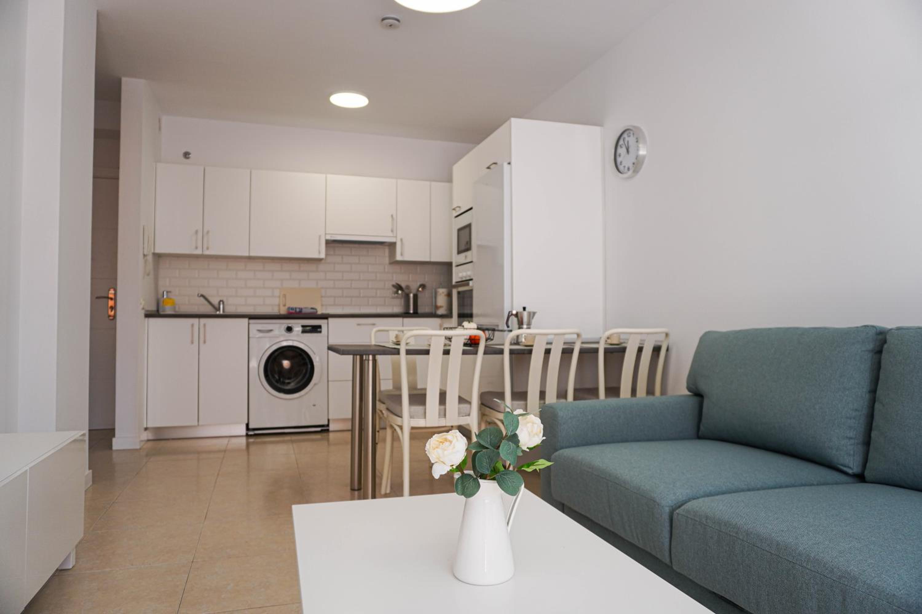 One-Bedroom Apartment photo 2