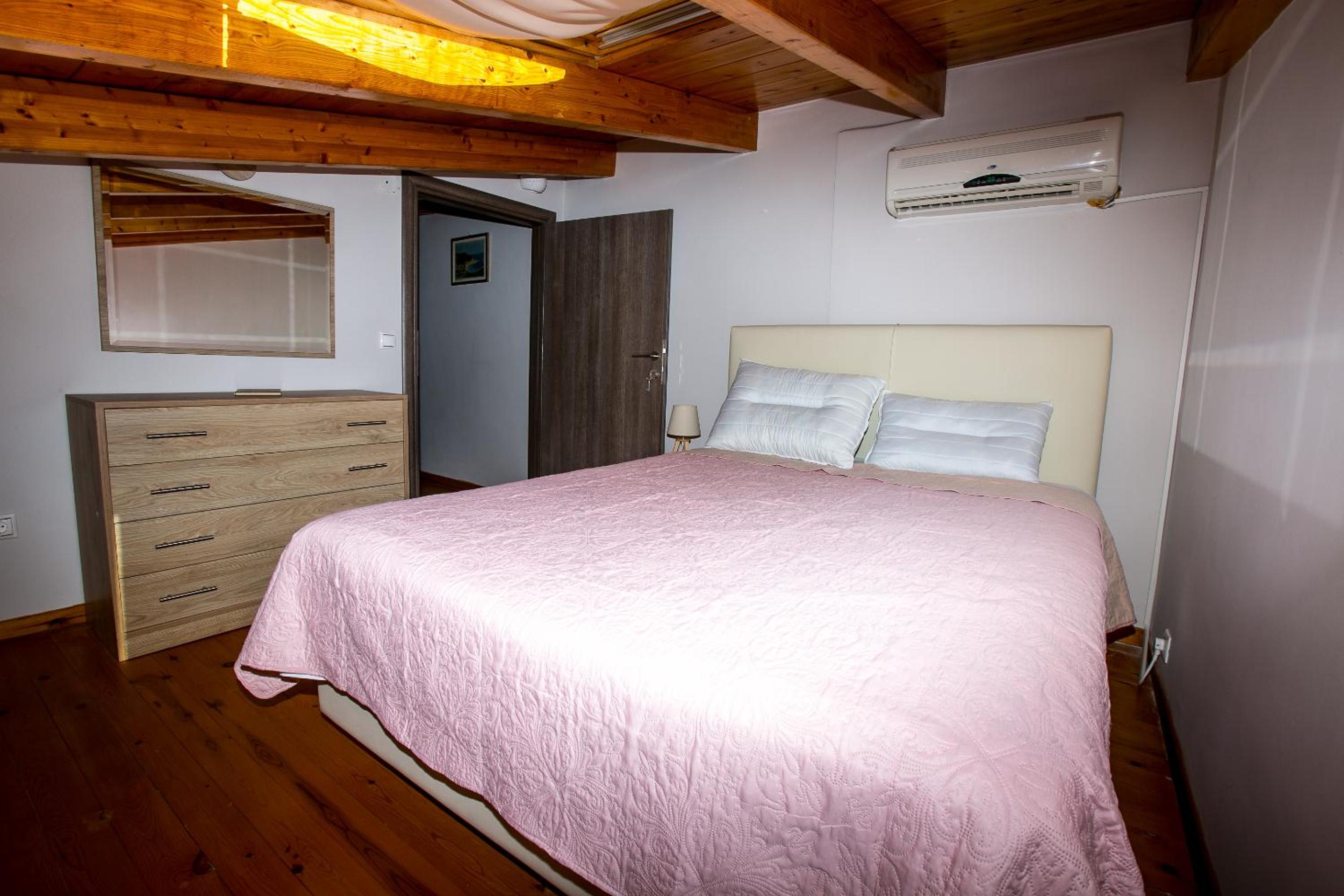 Three-Bedroom Villa photo 2