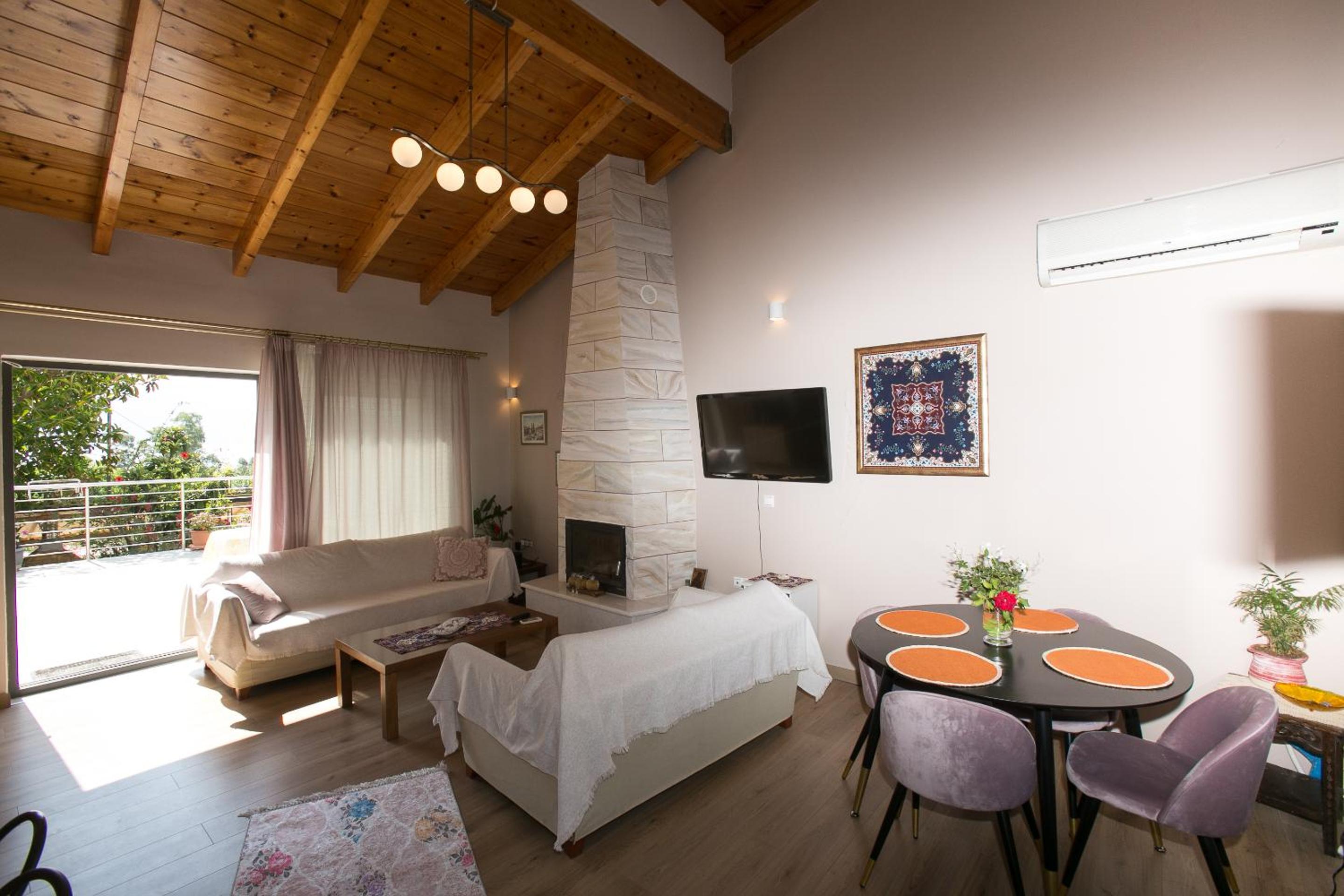 Three-Bedroom Villa photo 1