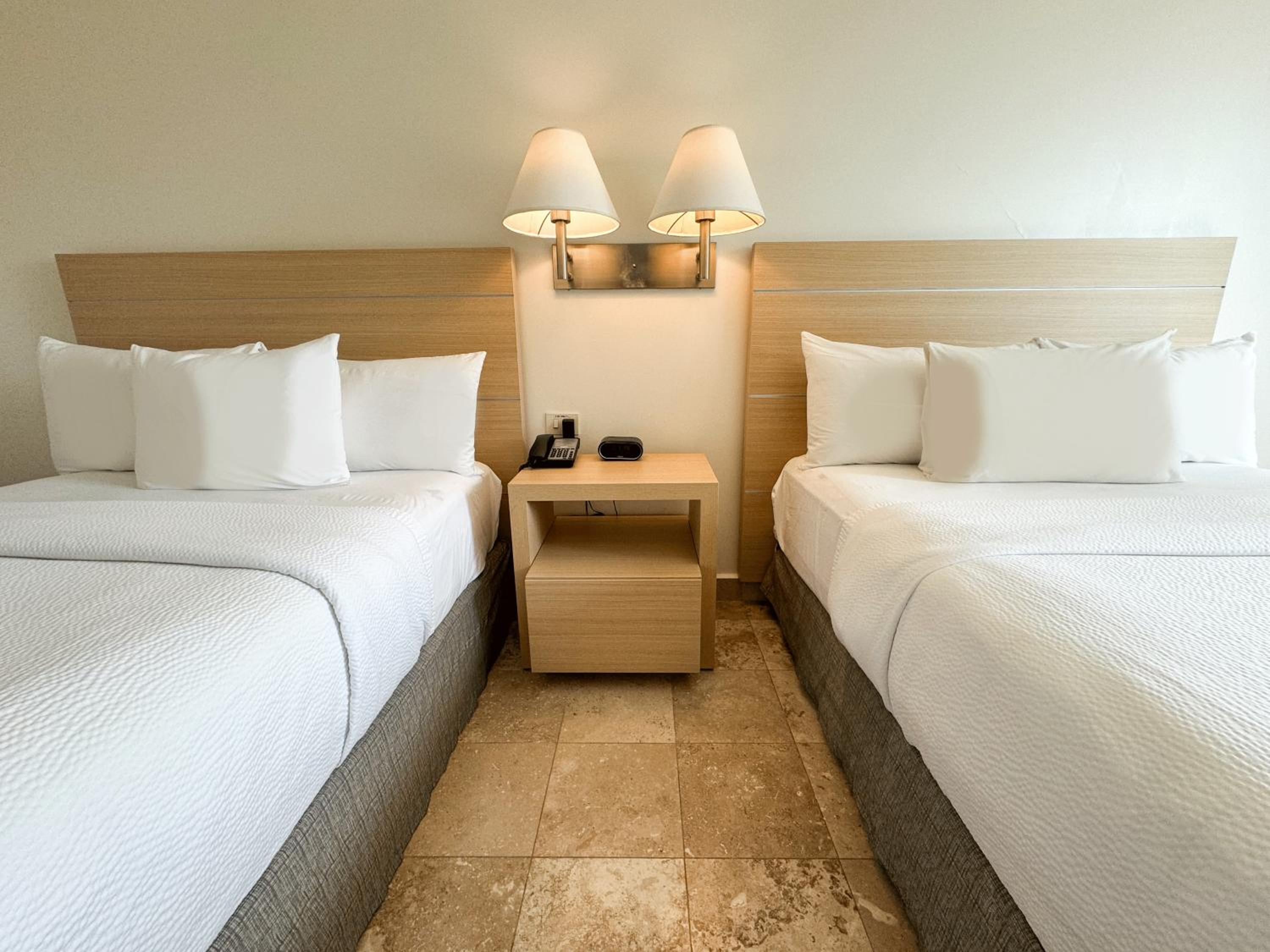 Double Room with Two Double Beds - Photo 6