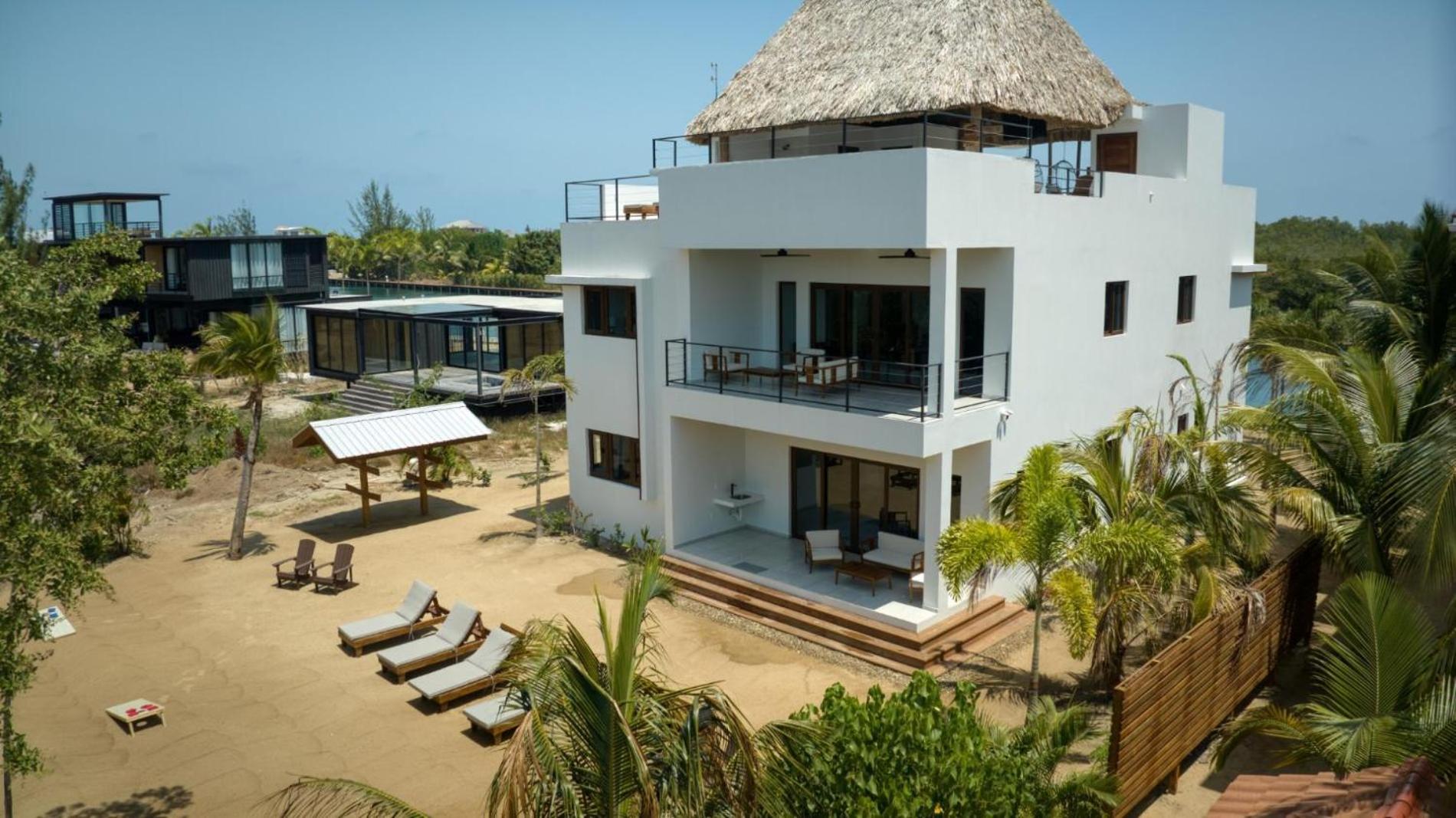 Villa photo 1