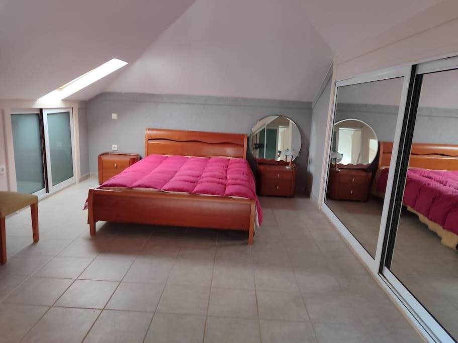 One-Bedroom House photo 1