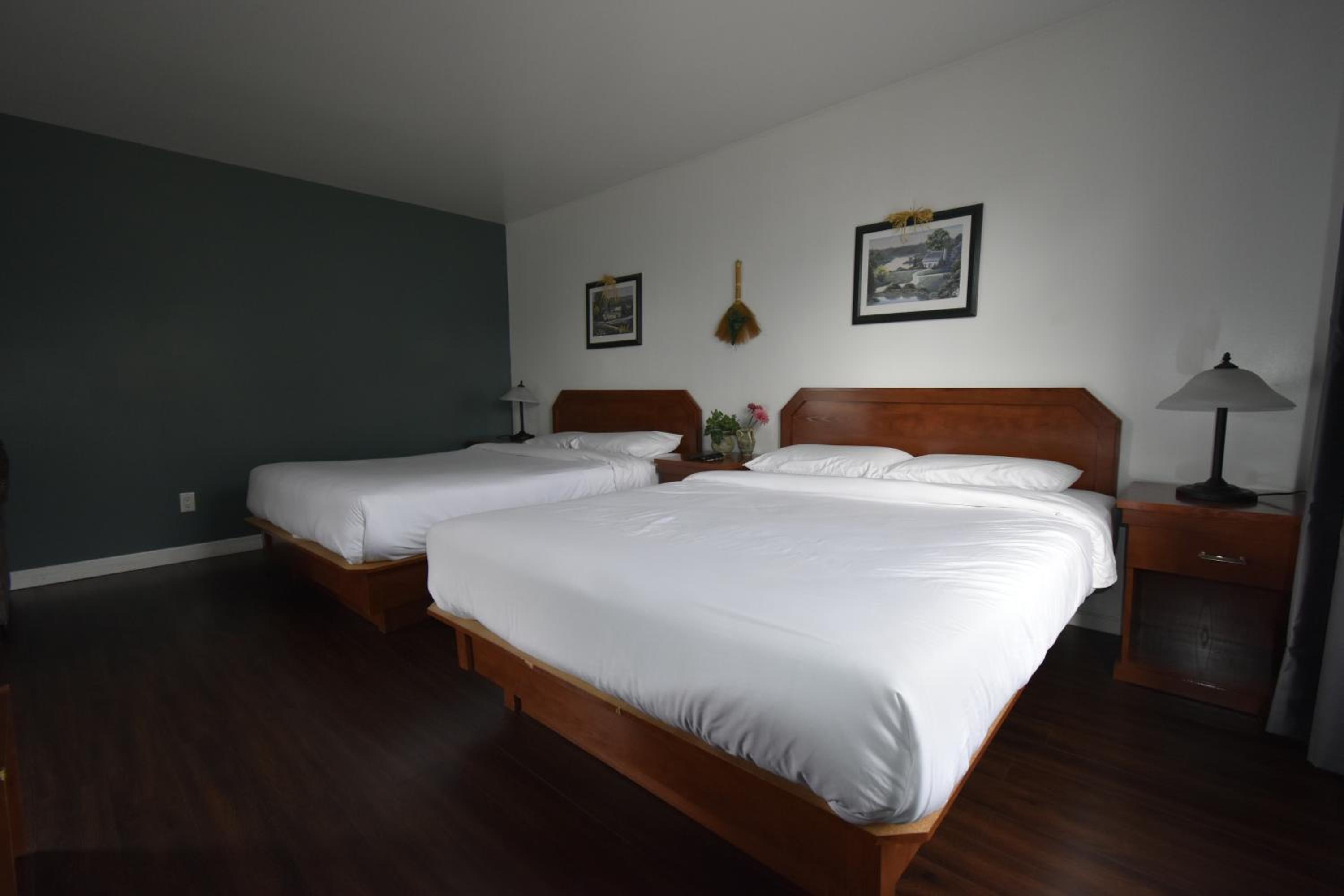 Queen Room With Two Queen Beds