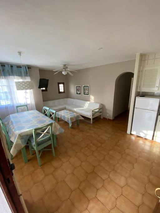 Three-Bedroom Apartment photo 3