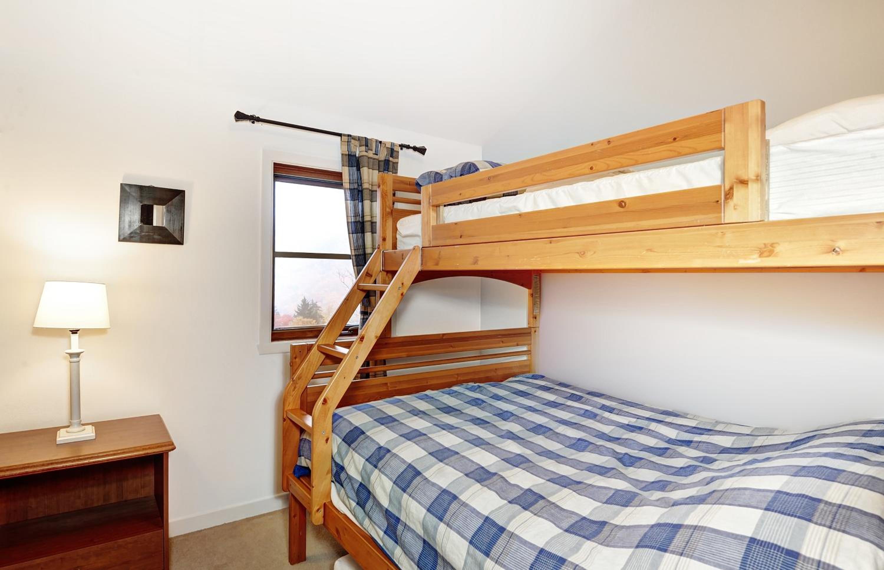 Three-Bedroom Chalet photo 1