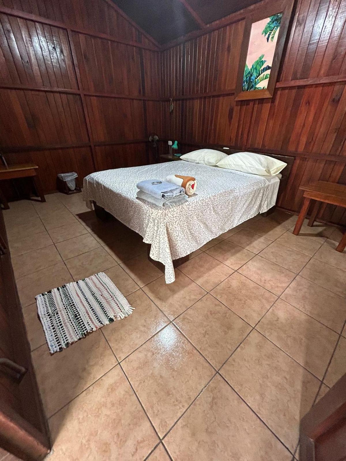 Double Room with Shared Bathroom photo 2