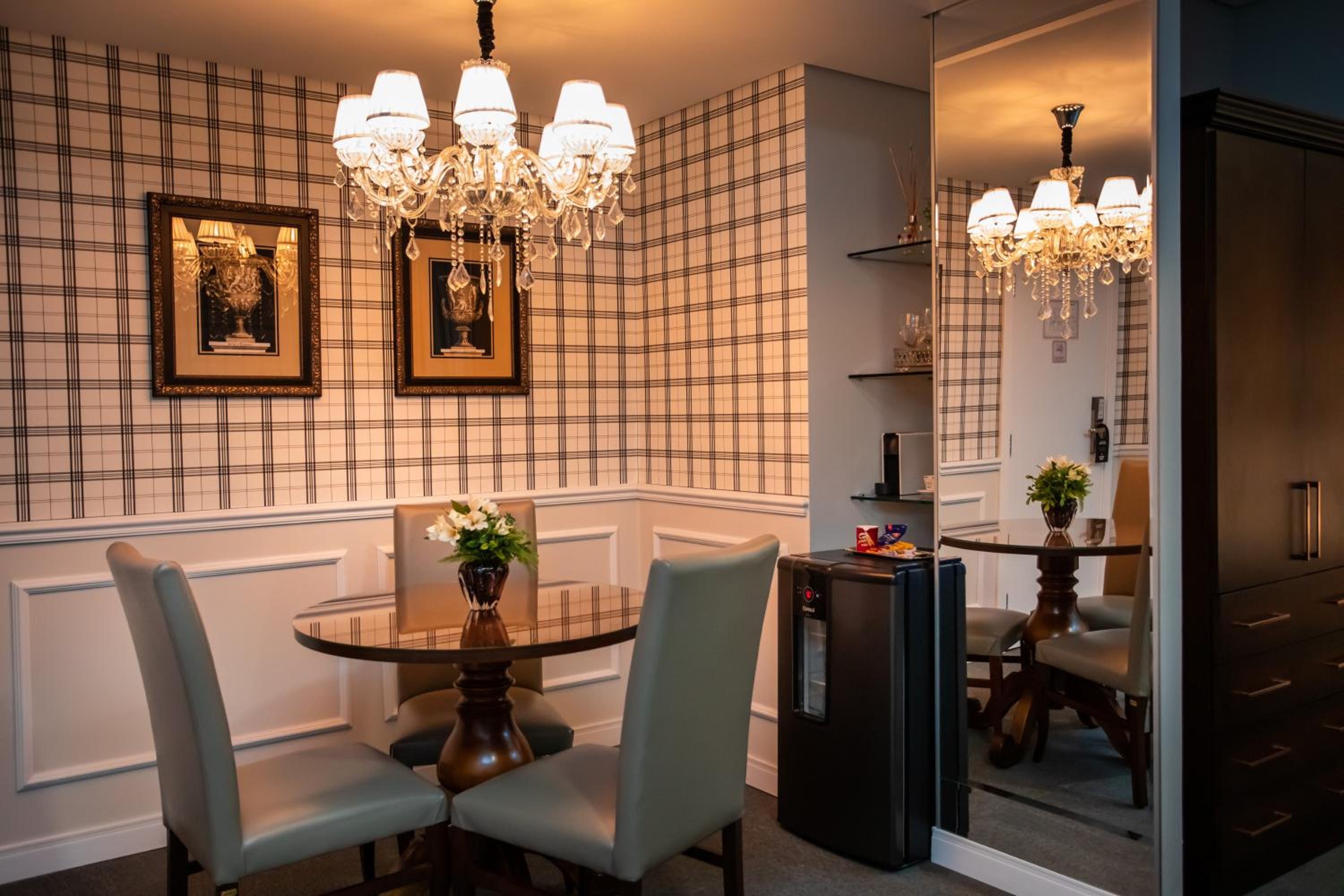 Queen Suite photo 2
