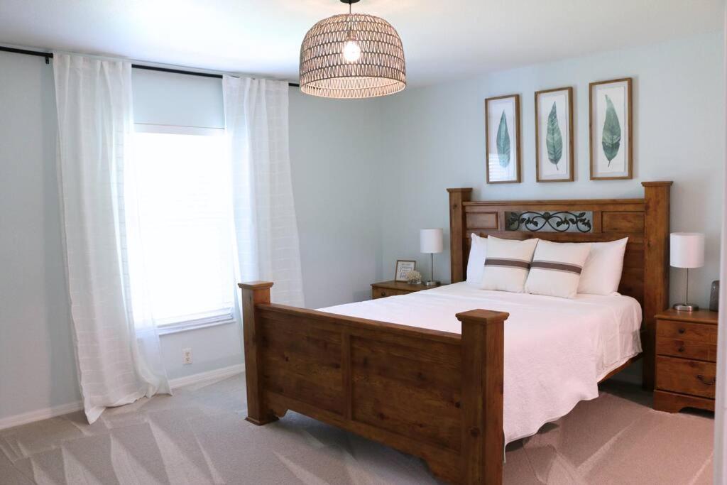Three-Bedroom House photo 1