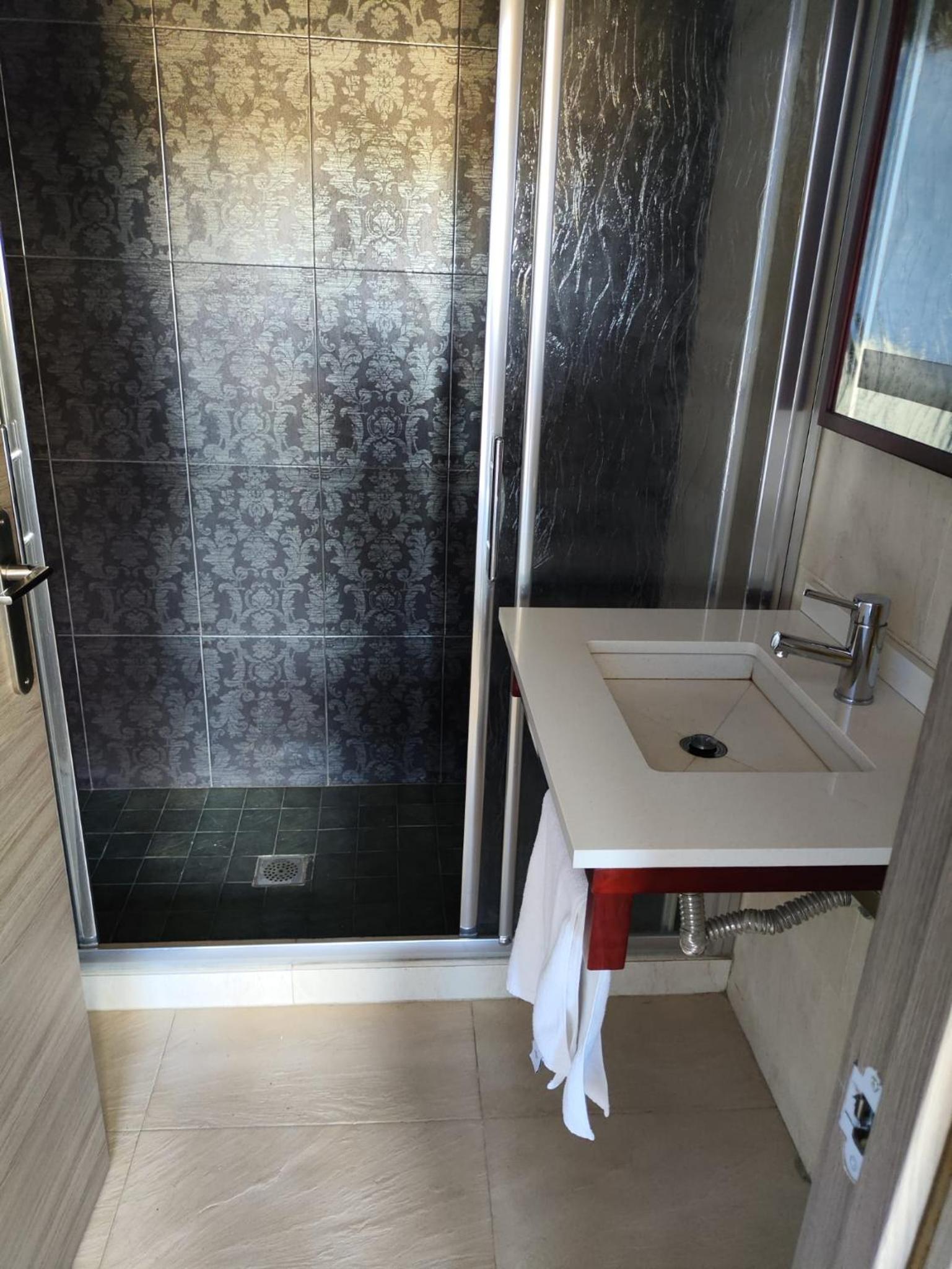 Habitación Doble Deluxe con Ducha