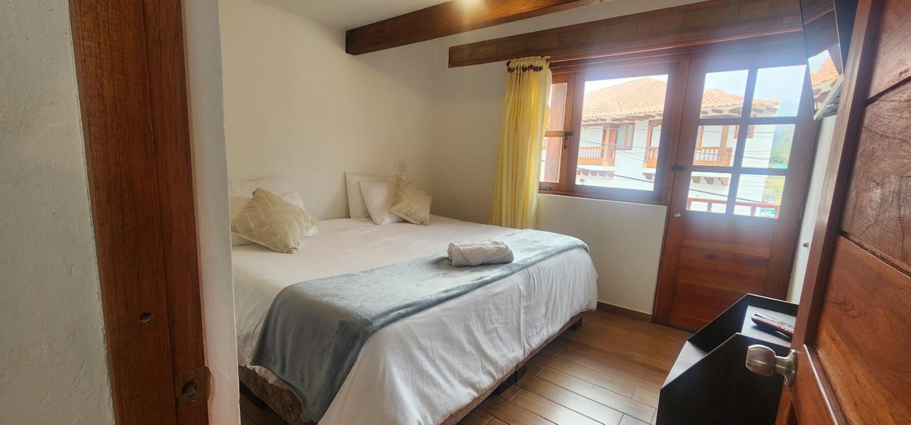 Deluxe Double Room with Balcony photo 2
