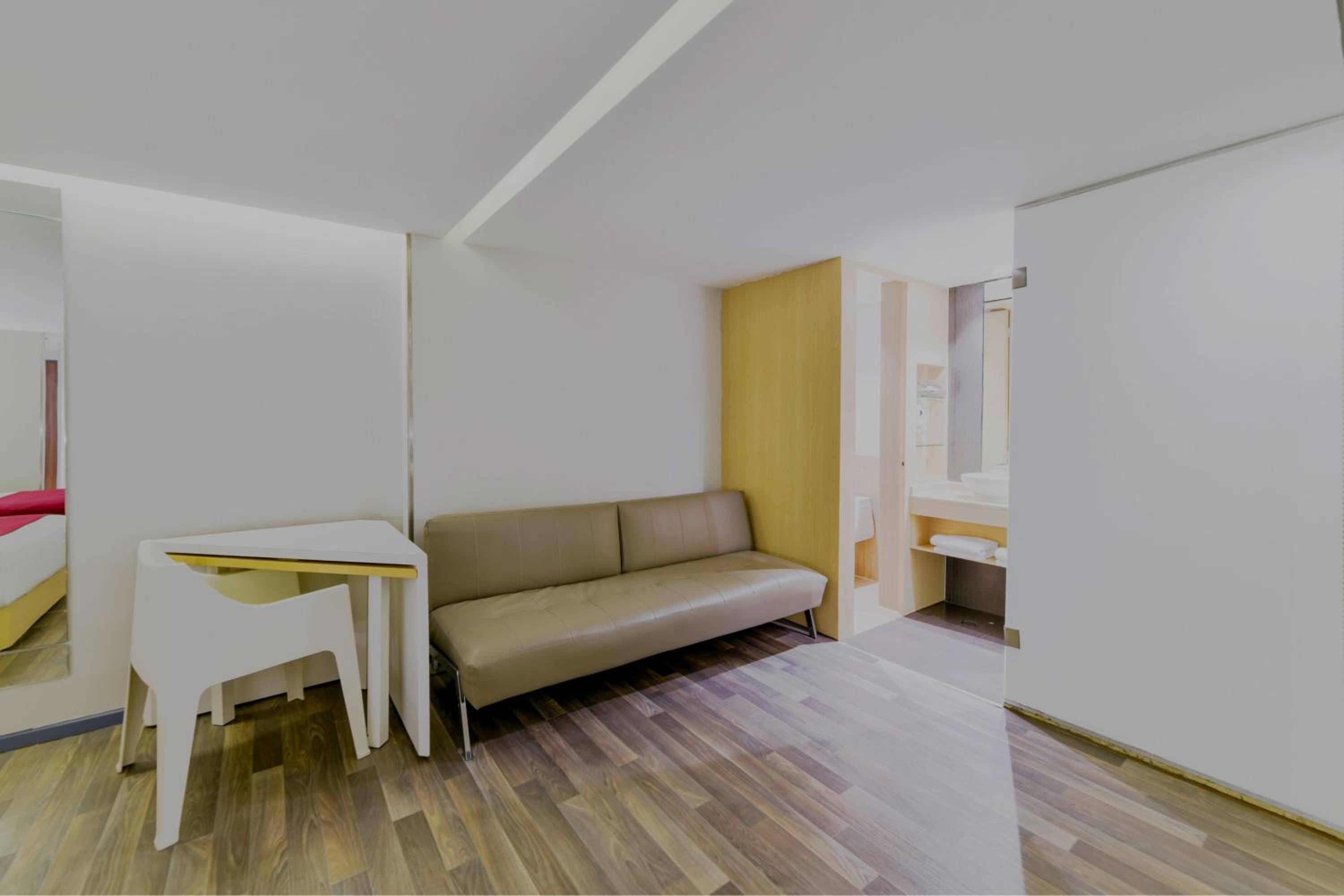 Superior Double Room with Two Double Beds - Photo 3