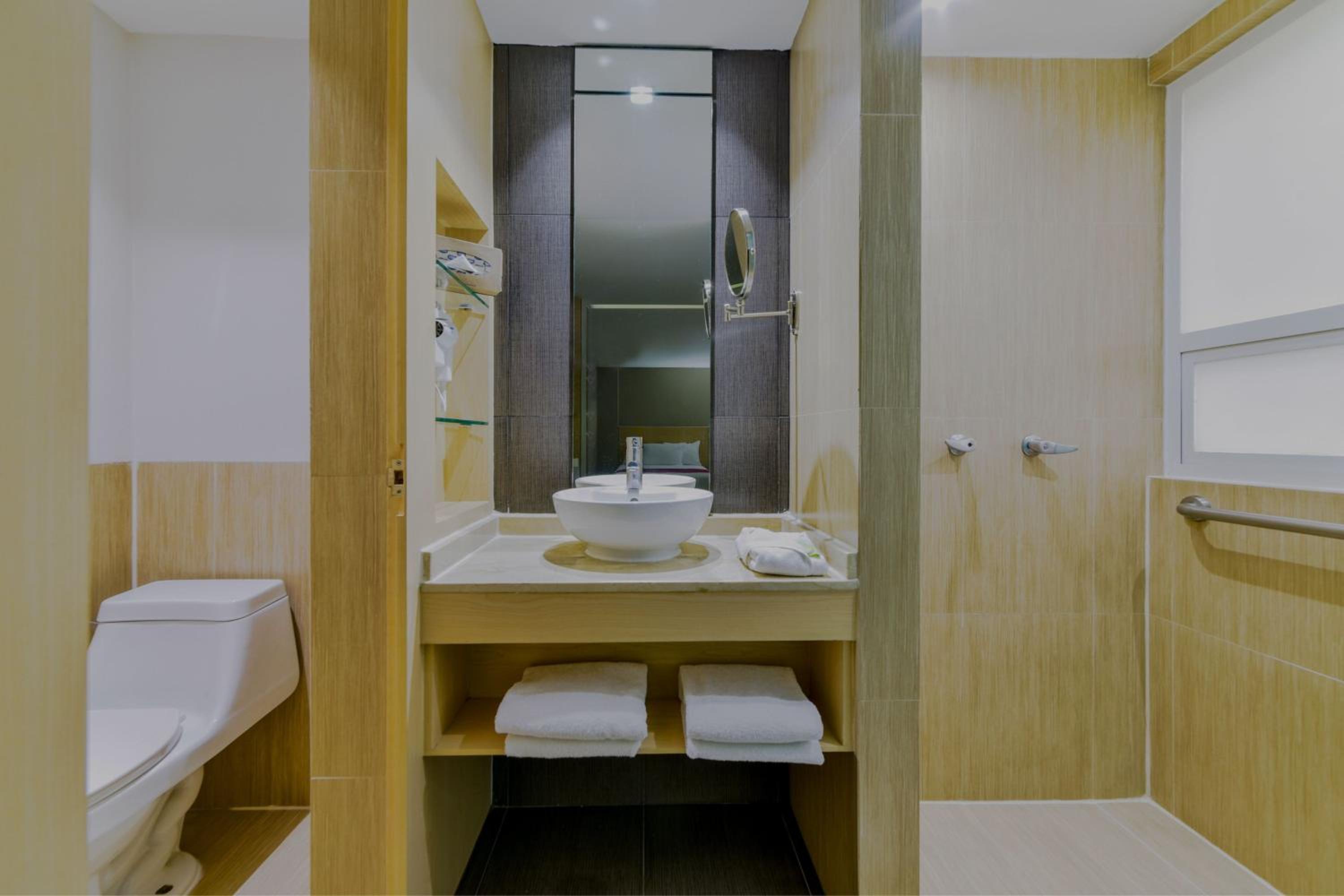 Superior Double Room with Two Double Beds - Photo 2