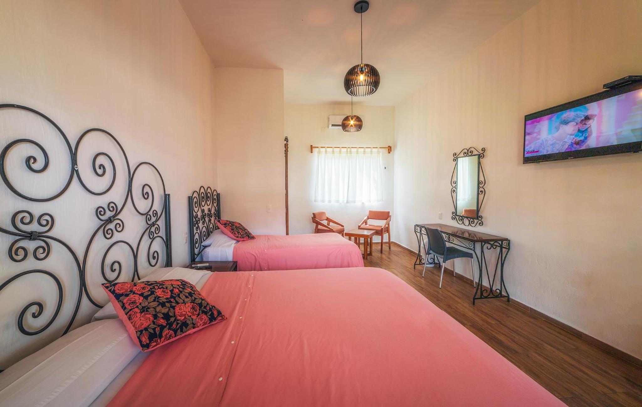 Deluxe Triple Room photo 2