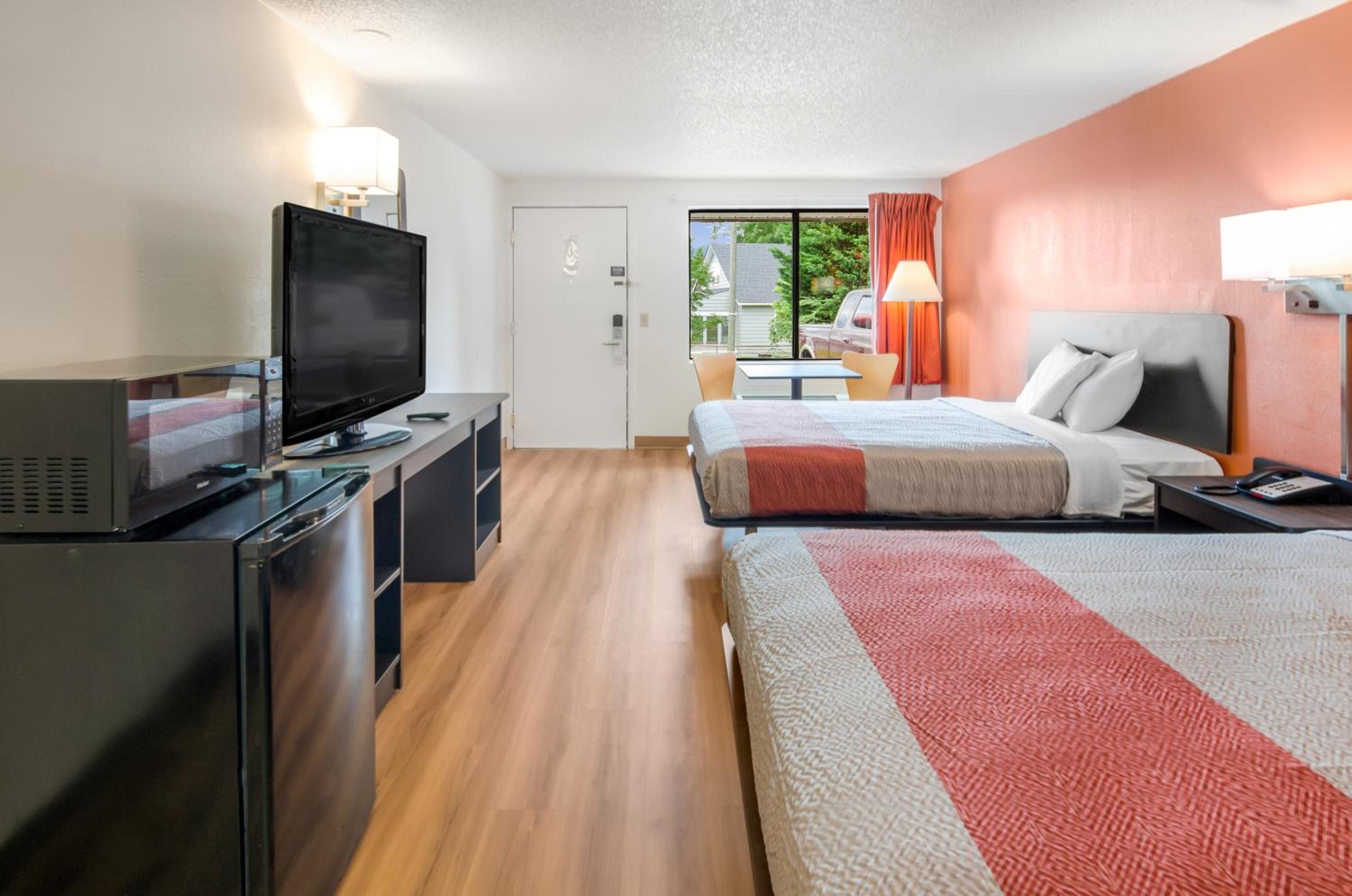 Deluxe Quadruple Room - Non-Smoking - Photo 1
