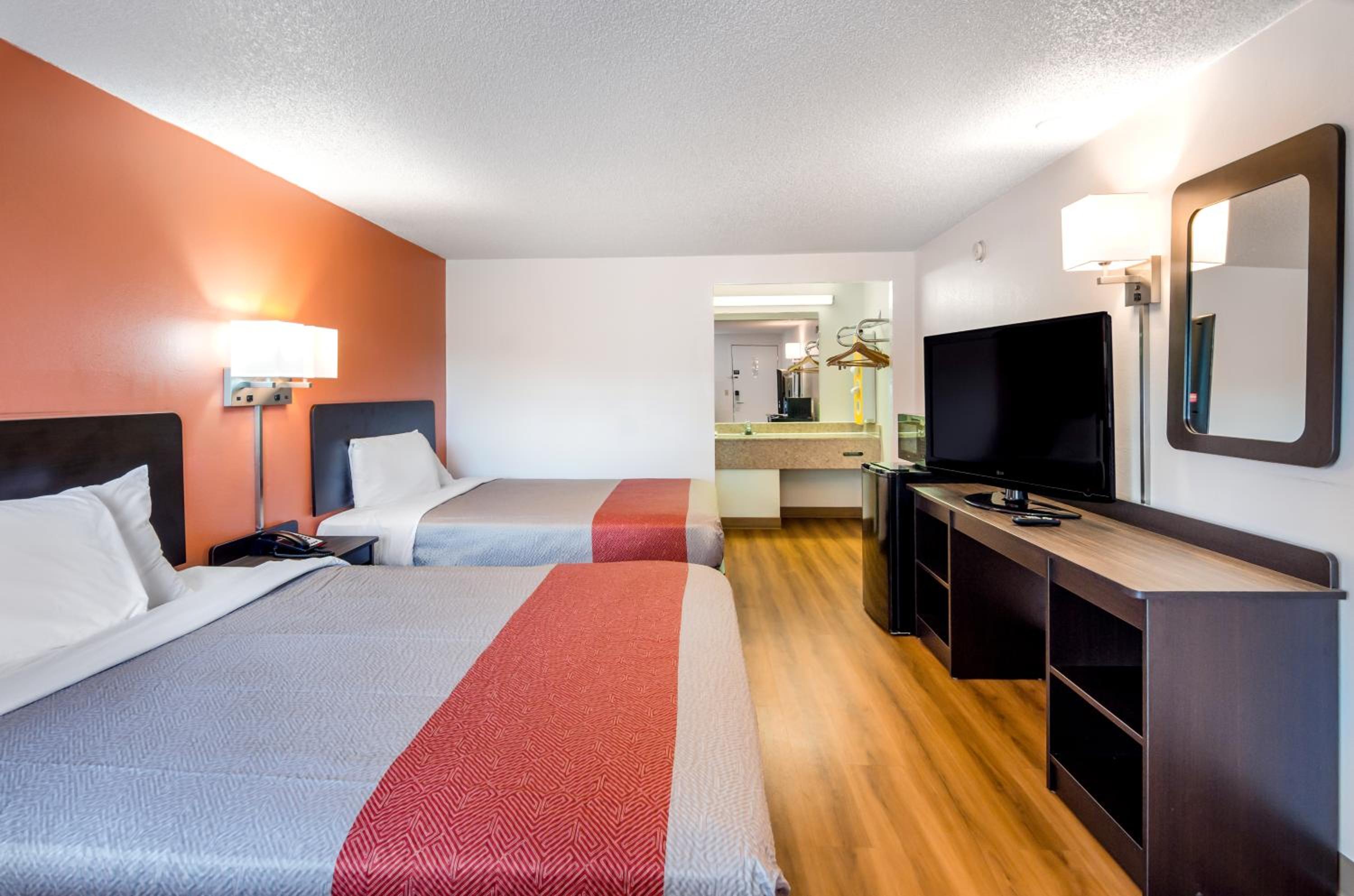 Deluxe Quadruple Room - Non-Smoking - Photo 5
