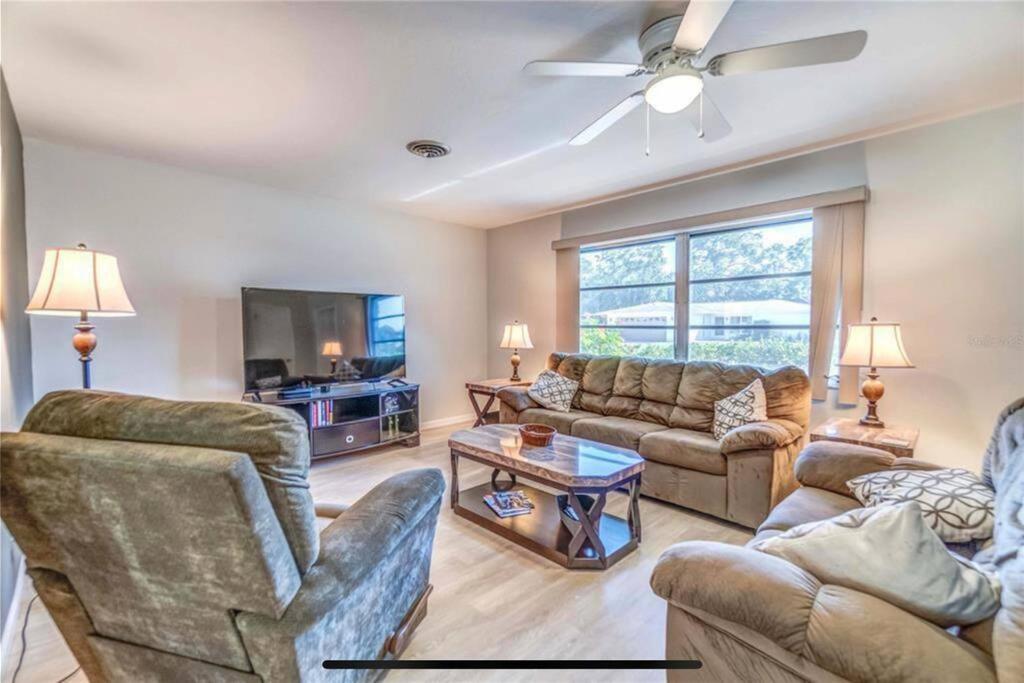Three-Bedroom House photo 2