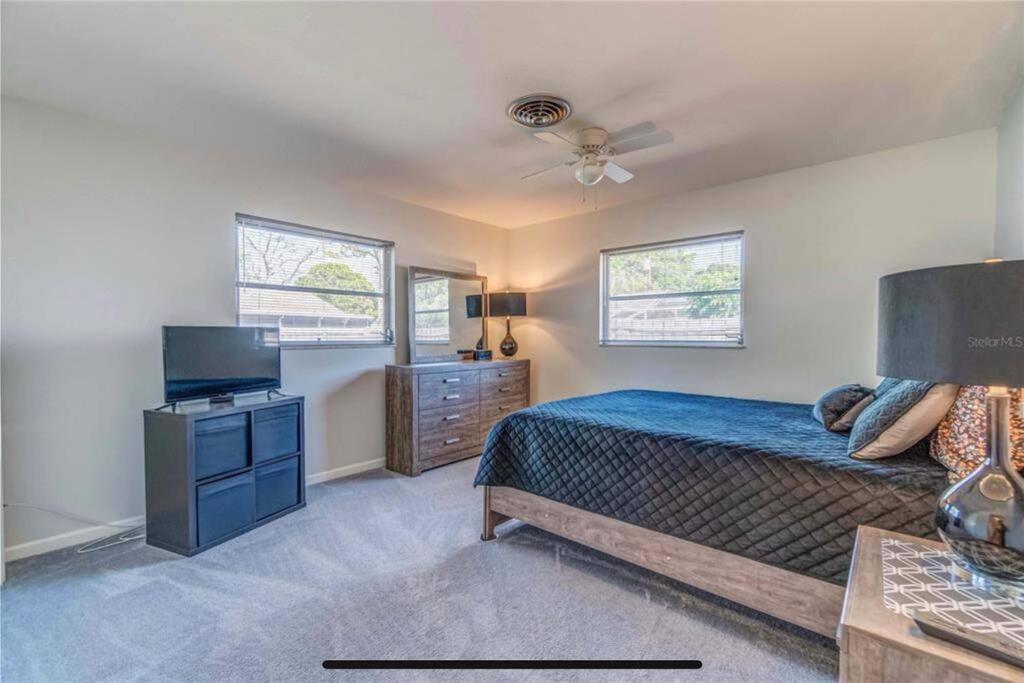 Three-Bedroom House photo 2