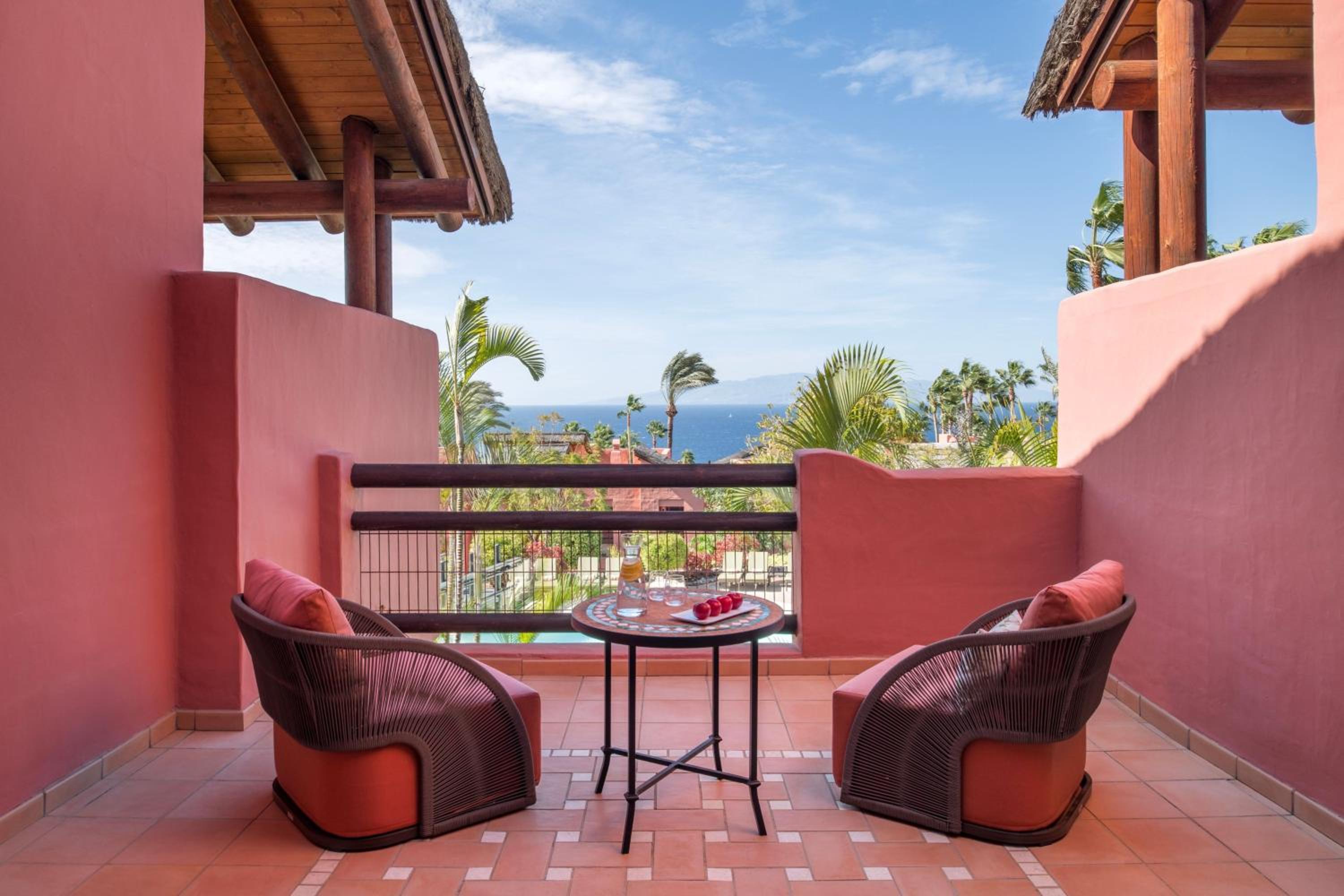 Retreat Deluxe Ocean View thumbnail 5