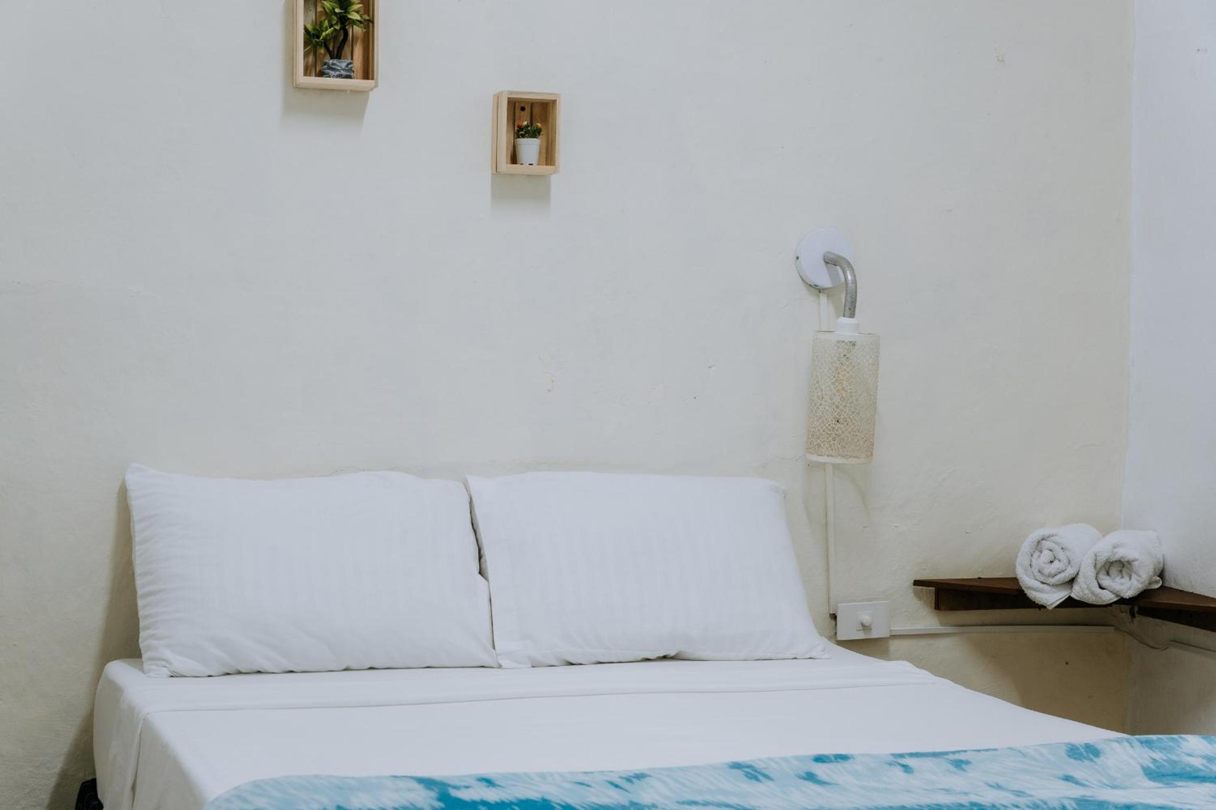 Standard Double Room with Shared Bathroom photo 2