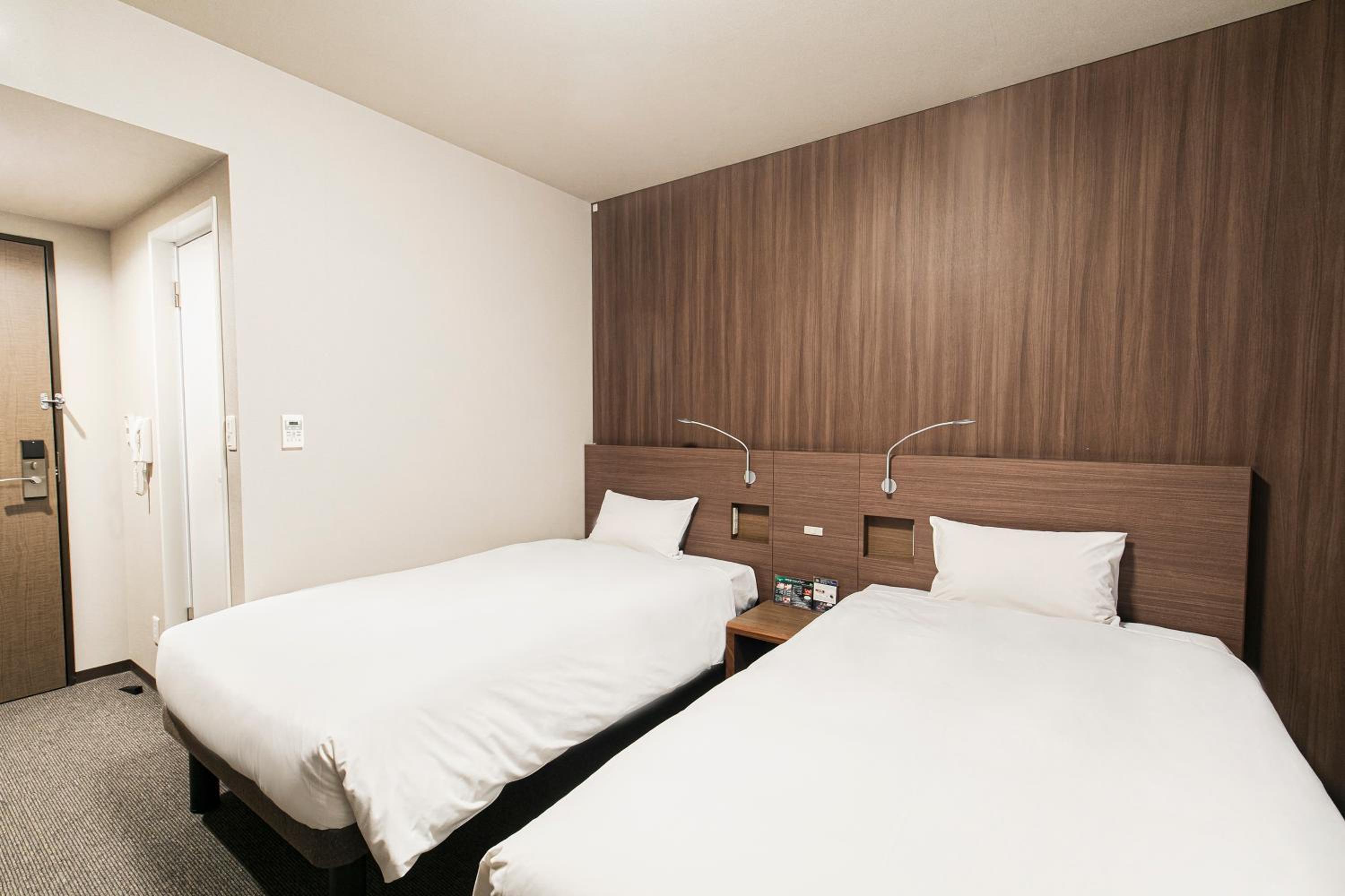 Twin Room with Bathroom - Non Smoking - Photo 3