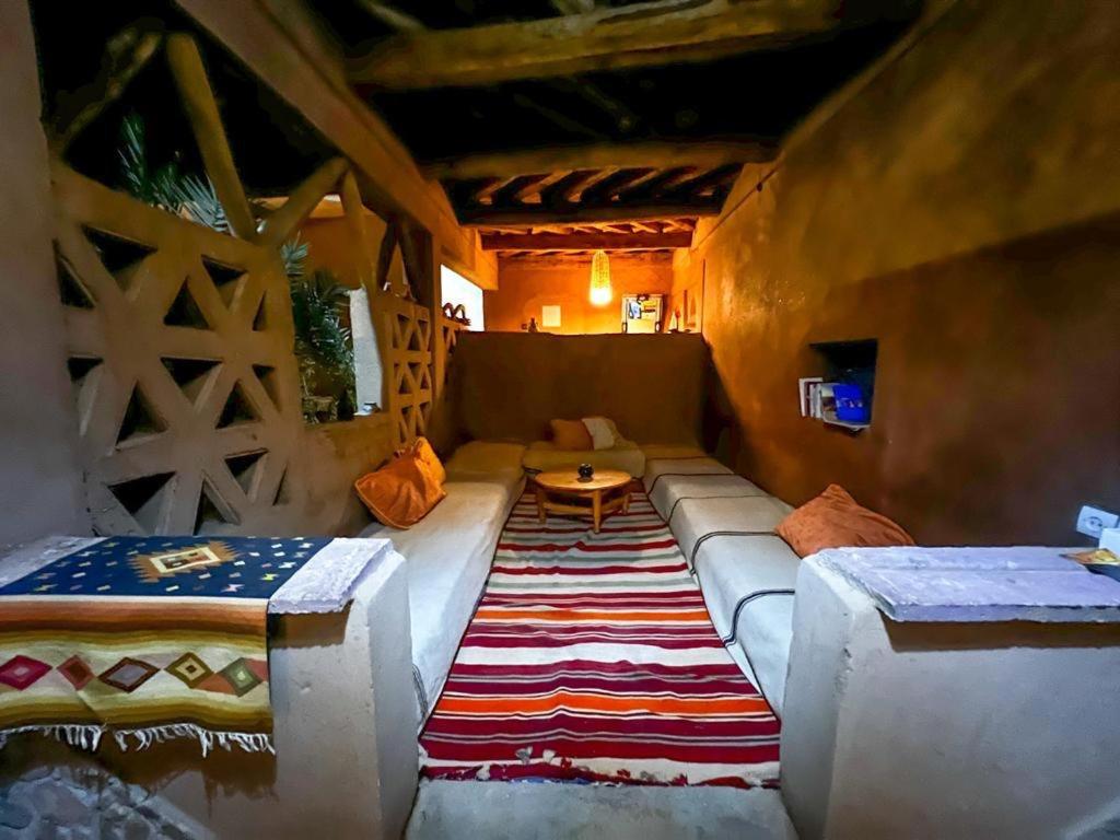 Double Room with Private Bathroom - Photo 2